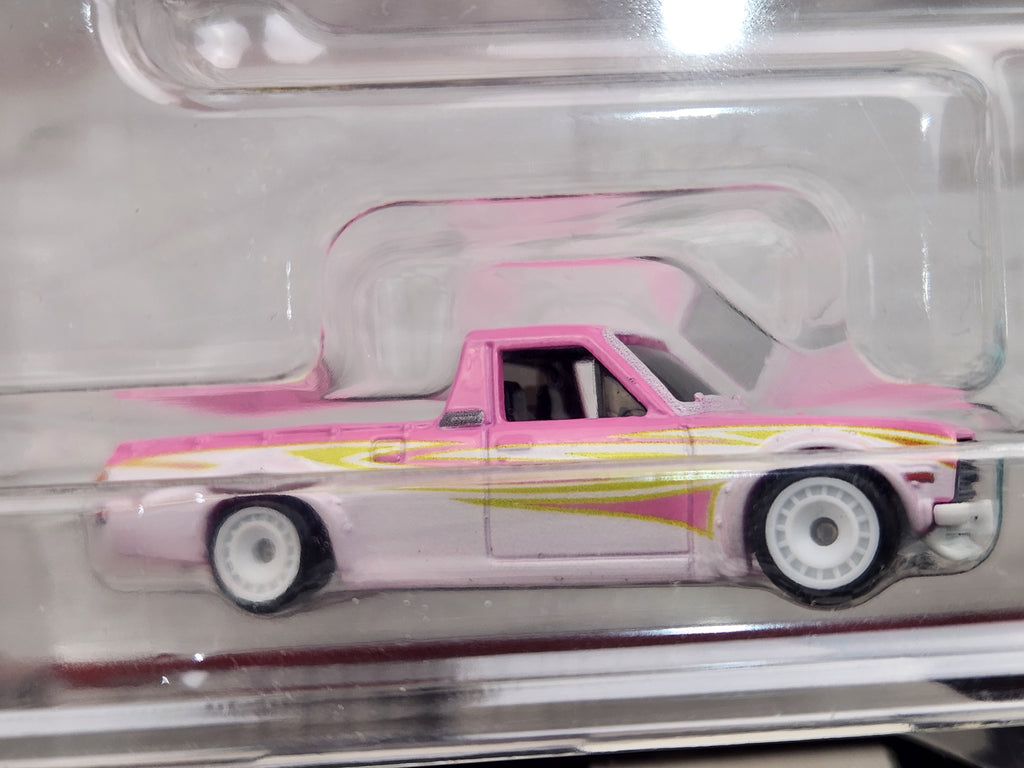 Hot Wheels Mini Trucks Twin Pack 1975 Datsun Sunny B120/93 Nissan Hardbody D21