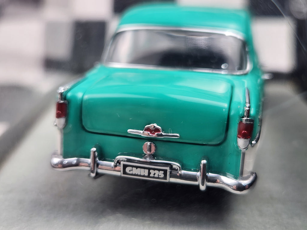 Trax 1:43 Opal Series 1958 FC Holden Special Sedan Two Tone Aqua Green & White TO02