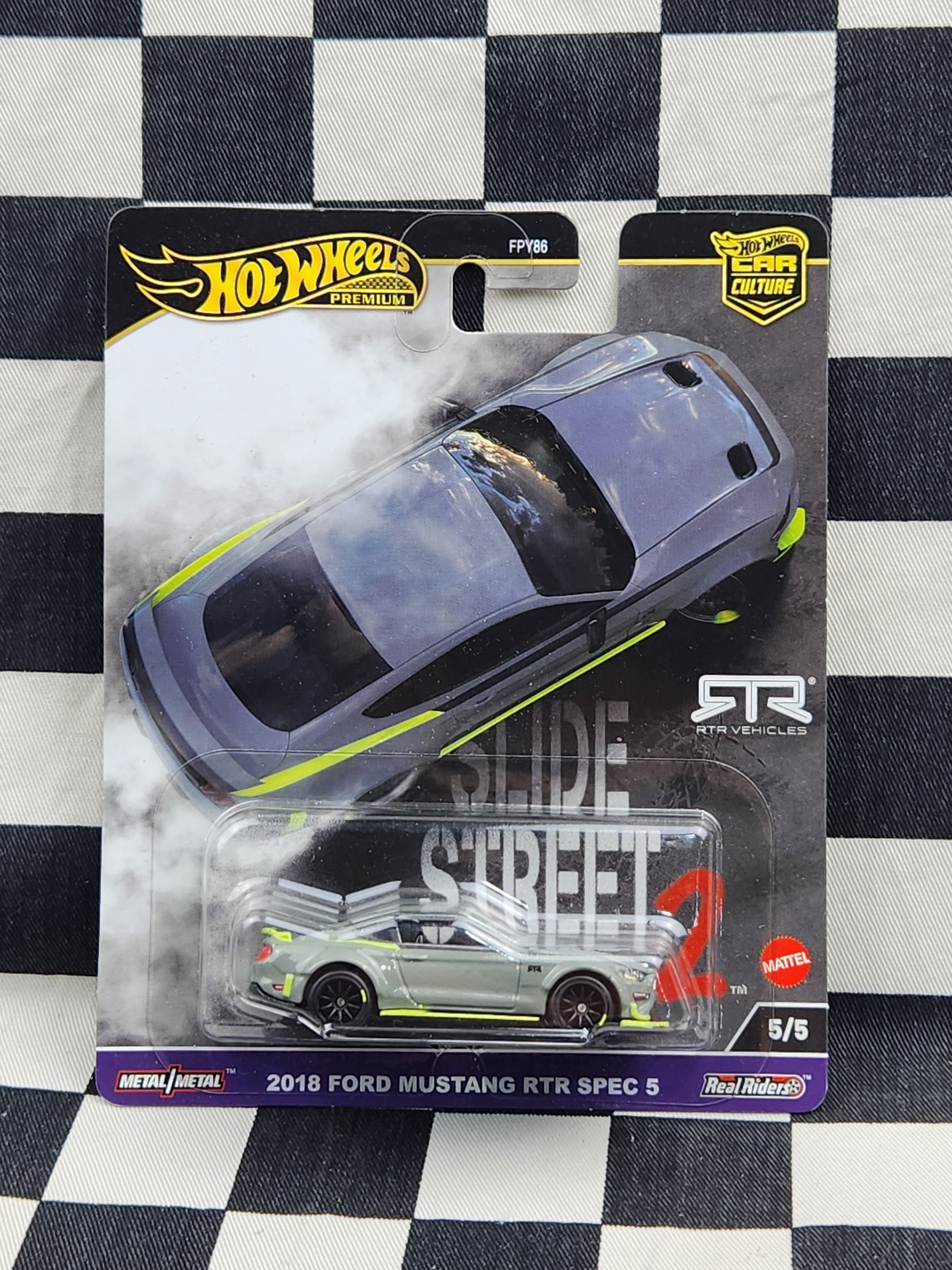 Hot Wheels Premium Slide Street 2 2018 Ford Mustang RTR SPEC 5