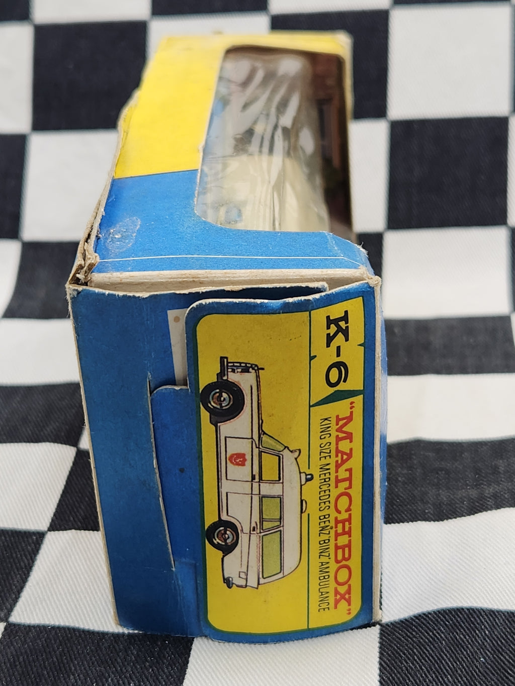 Matchbox King Size K6 Mercedes Benz Binz Ambulance