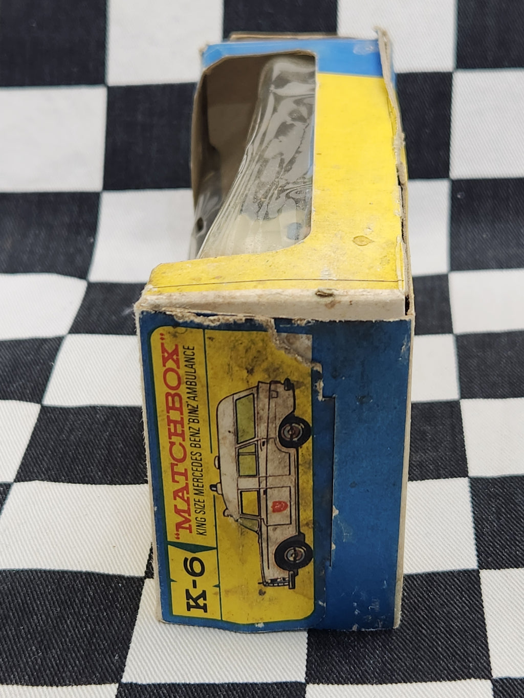 Matchbox King Size K6 Mercedes Benz Binz Ambulance