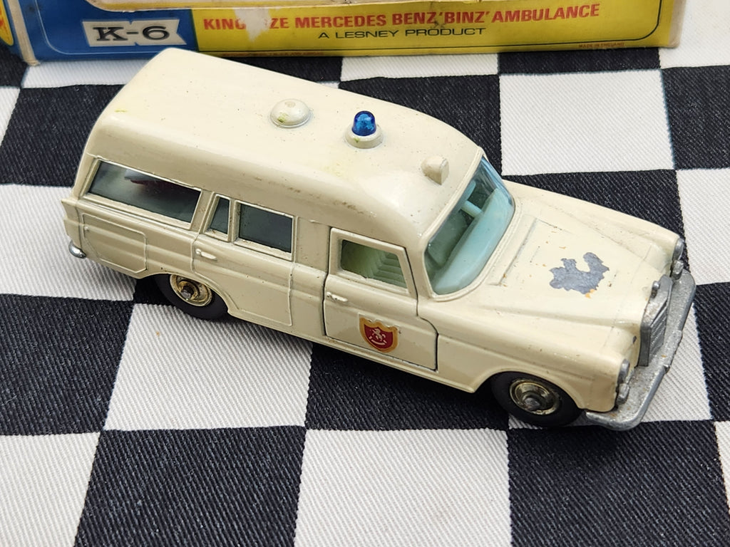 Matchbox King Size K6 Mercedes Benz Binz Ambulance