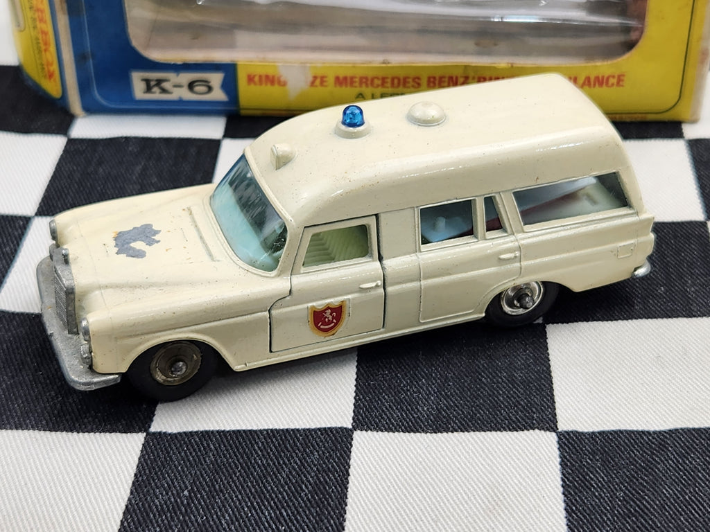Matchbox King Size K6 Mercedes Benz Binz Ambulance