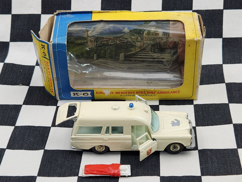 Matchbox King Size K6 Mercedes Benz Binz Ambulance