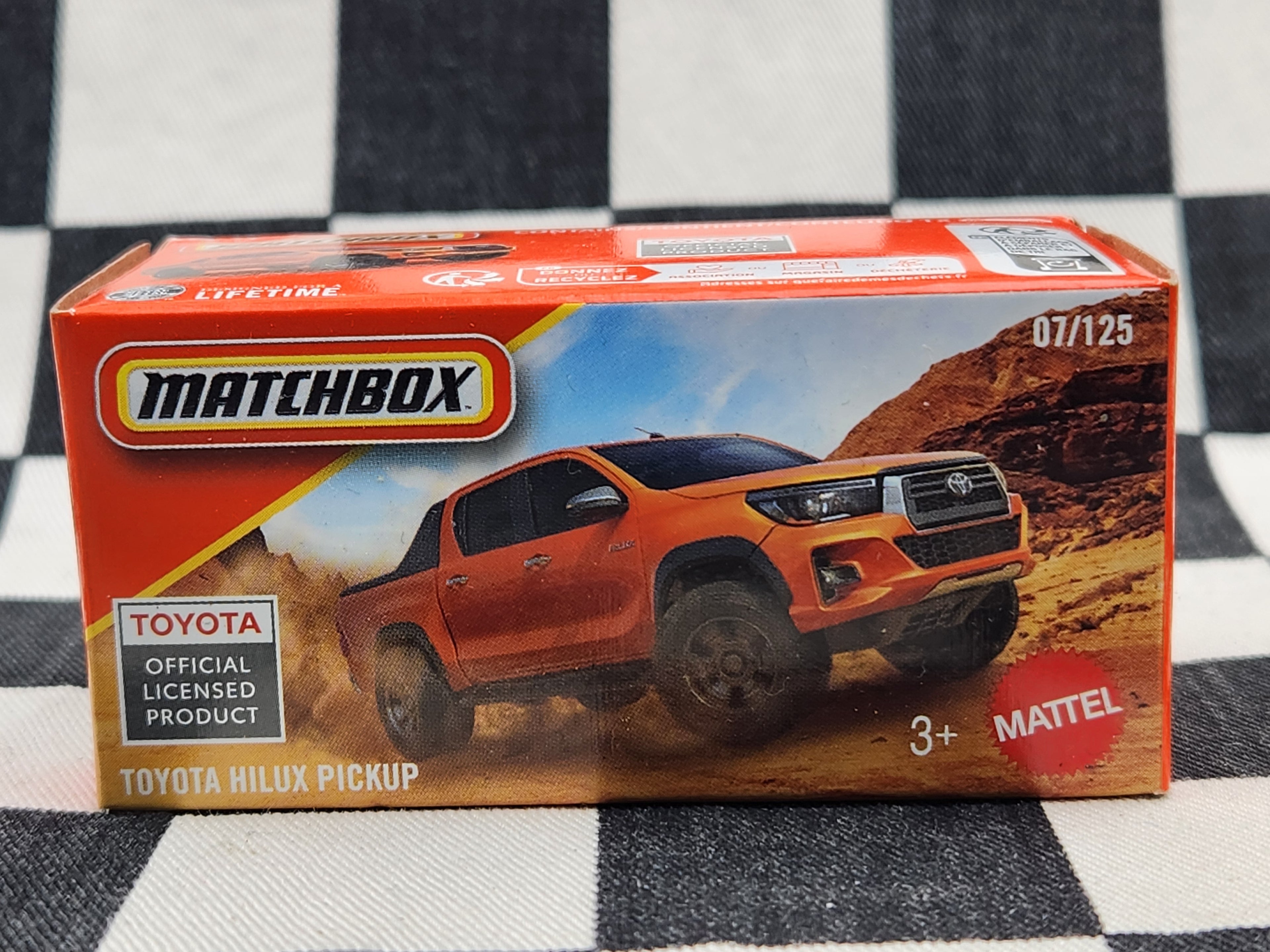 Matchbox Power Grab Toyota Hilux Dual Cab Pickup Orange