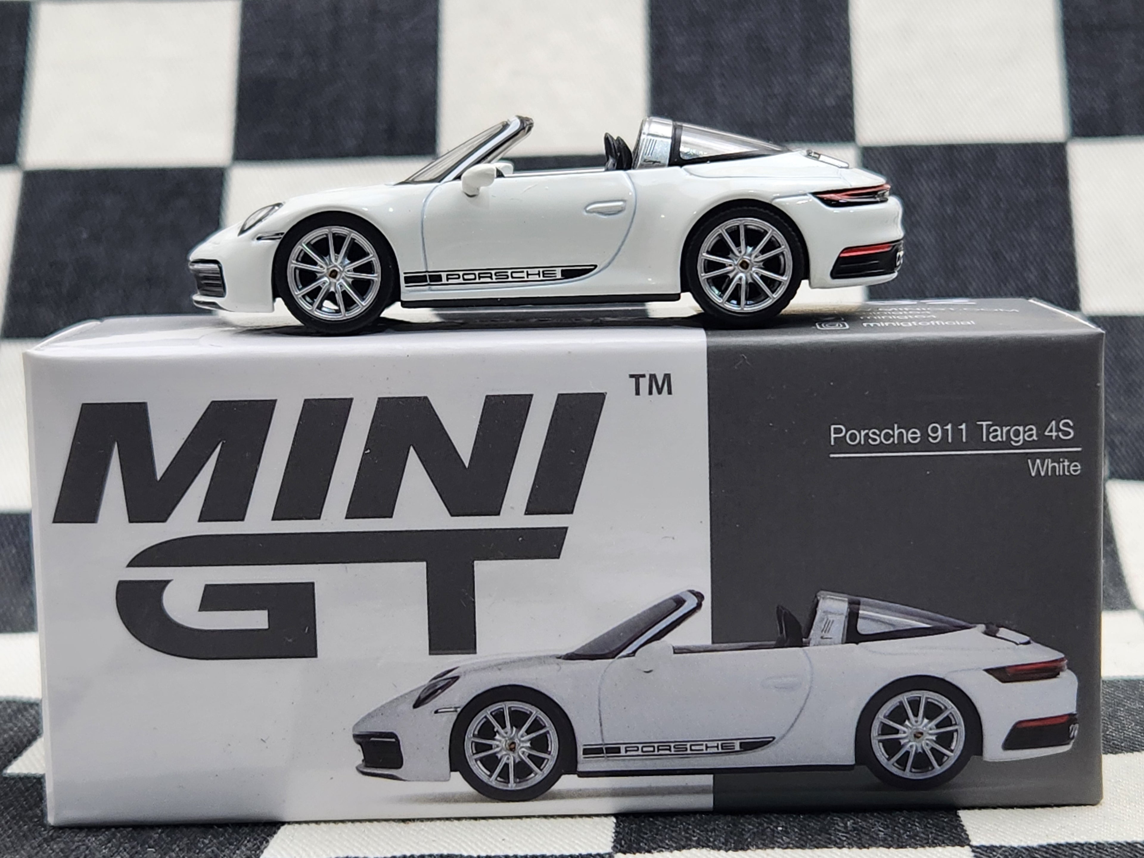 Mini GT 1:64 Porsche 911 Targa 4S White