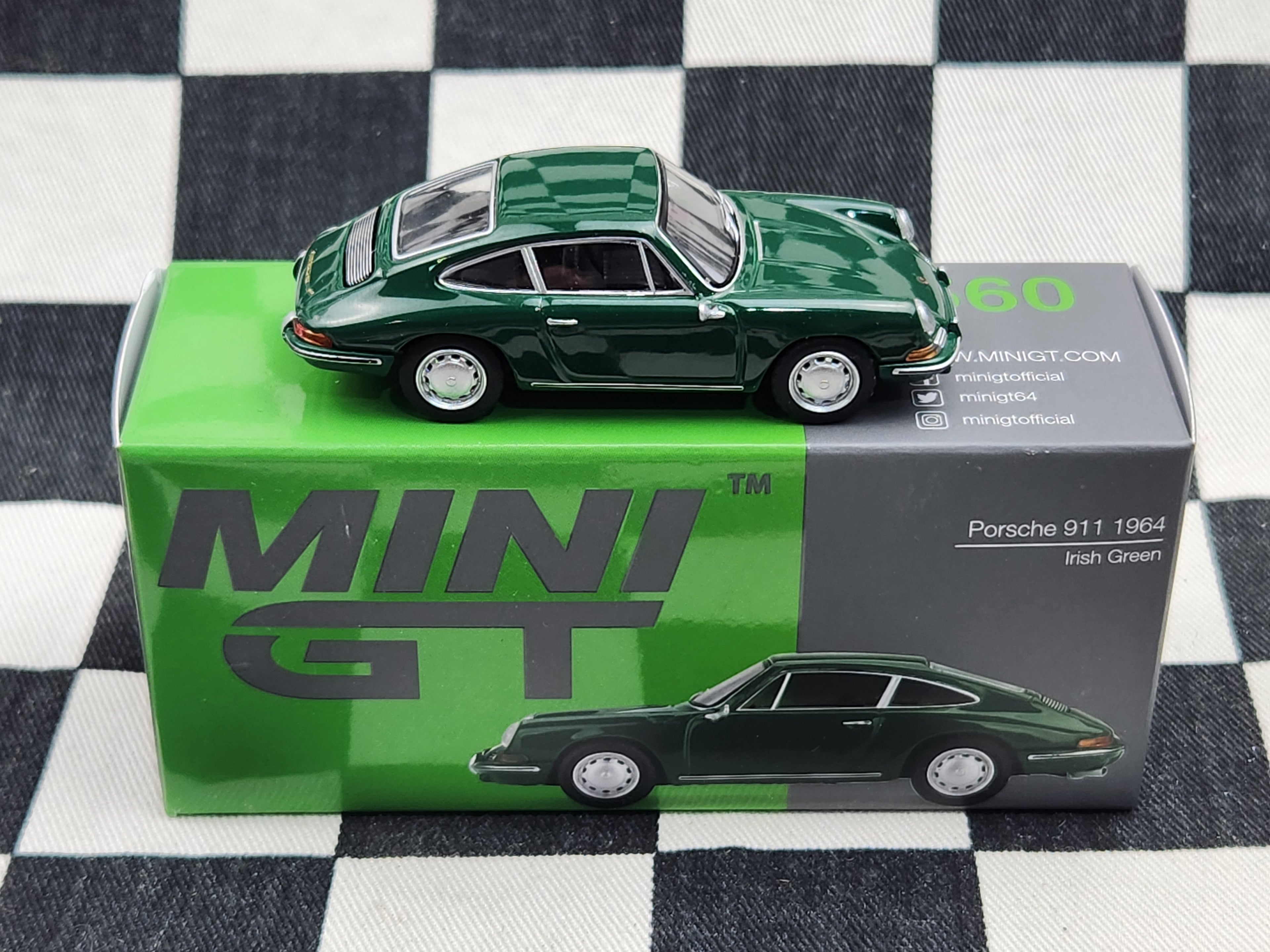 Mini GT 1:64 1964 Porsche 911 Irish Green