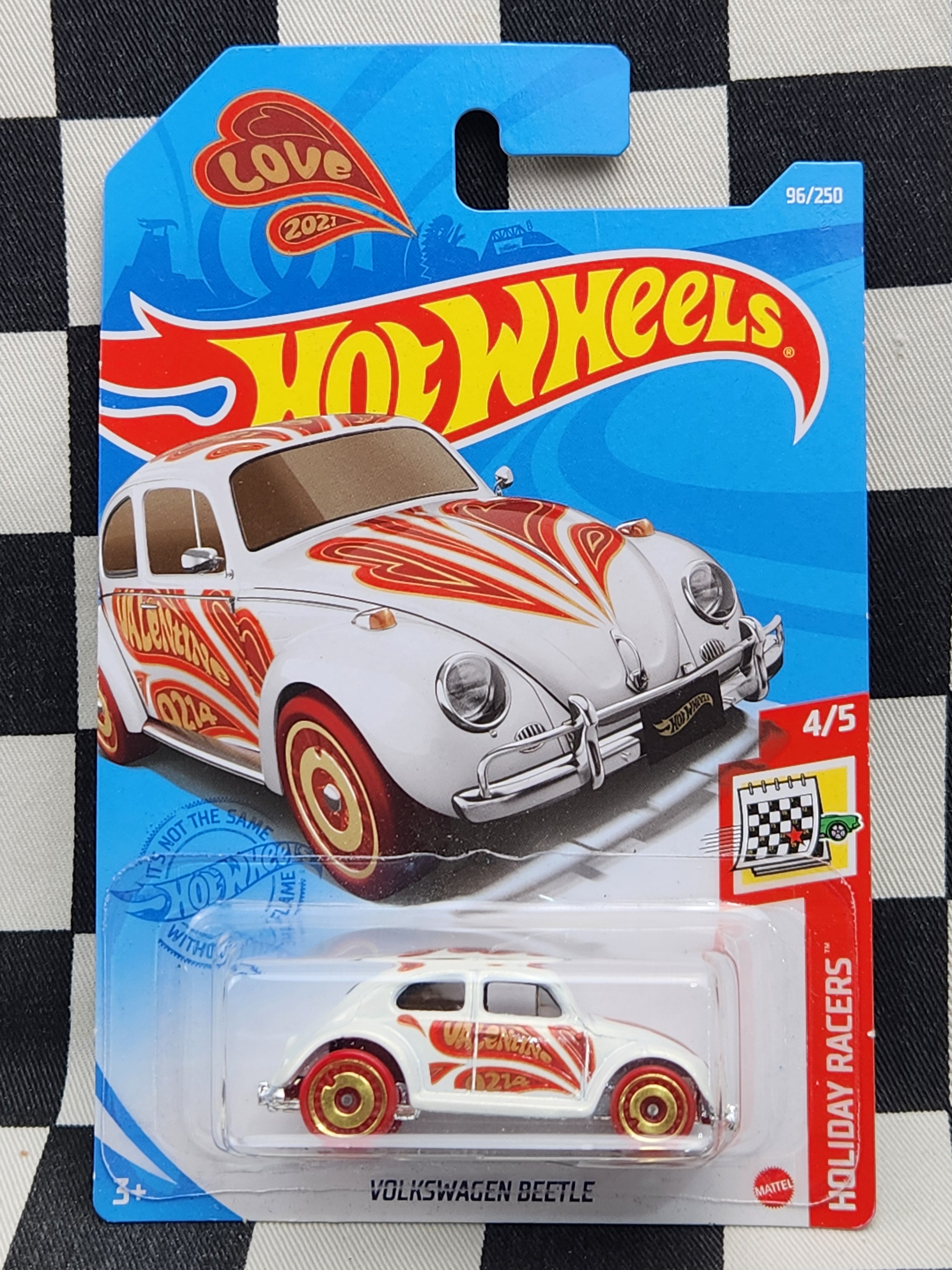 Hot Wheels 2021 Holiday Racers Valentines Day Volkswagen Beetle