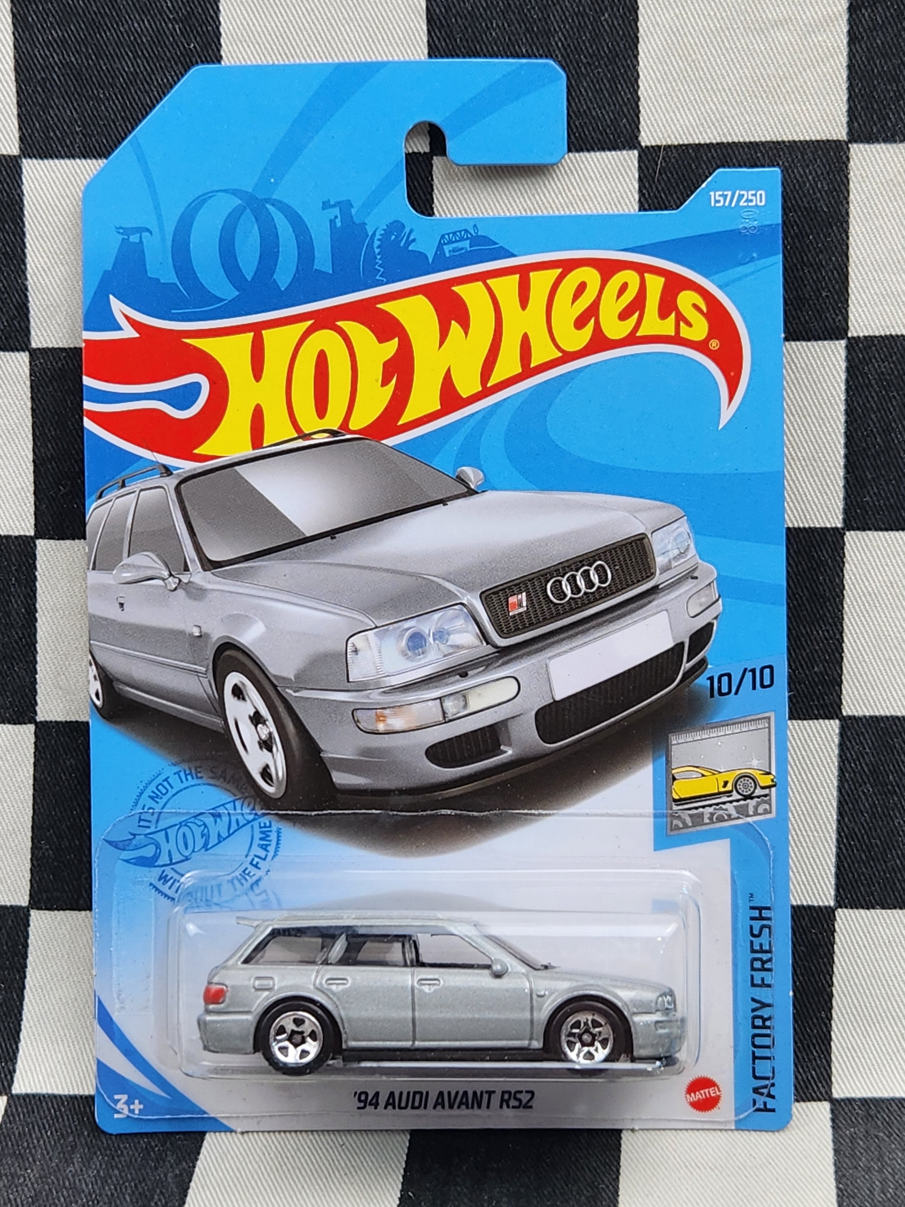 Hot Wheels 2021 Factory Fresh 94 Audi Avant RS2 Wagon Silver