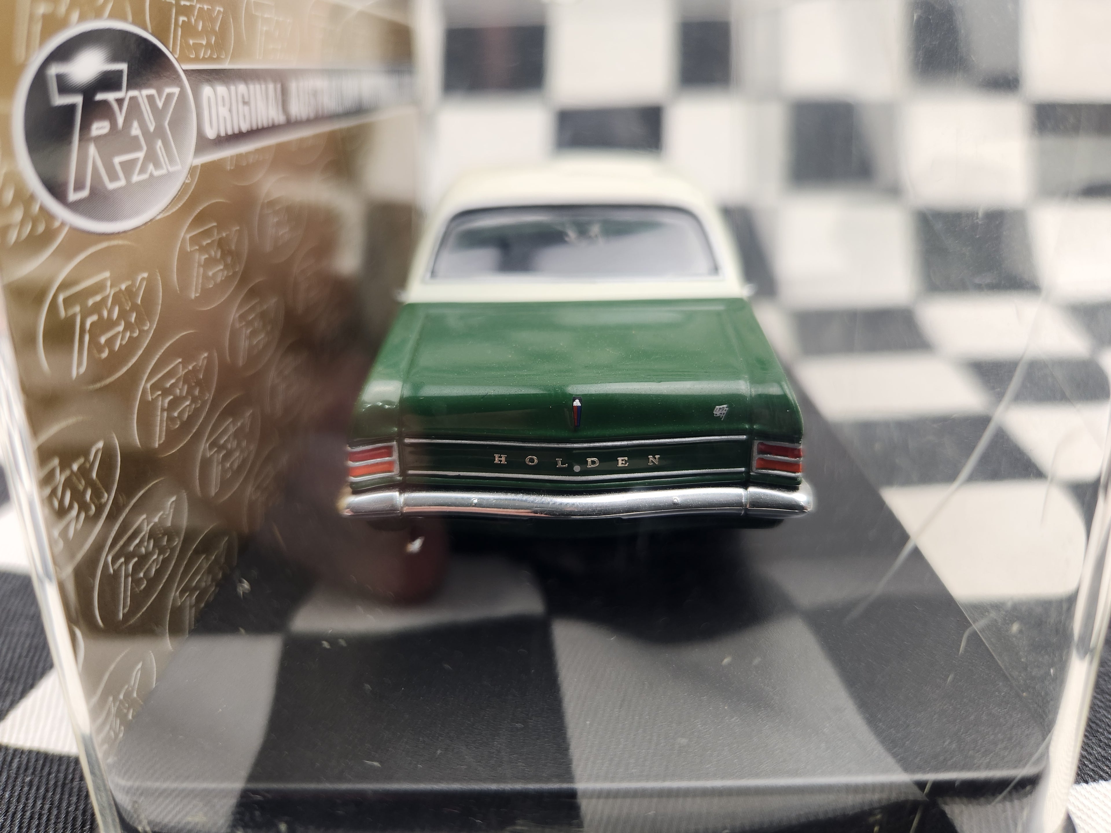 Trax 1:43 Holden Hd Special Sedan TR56B