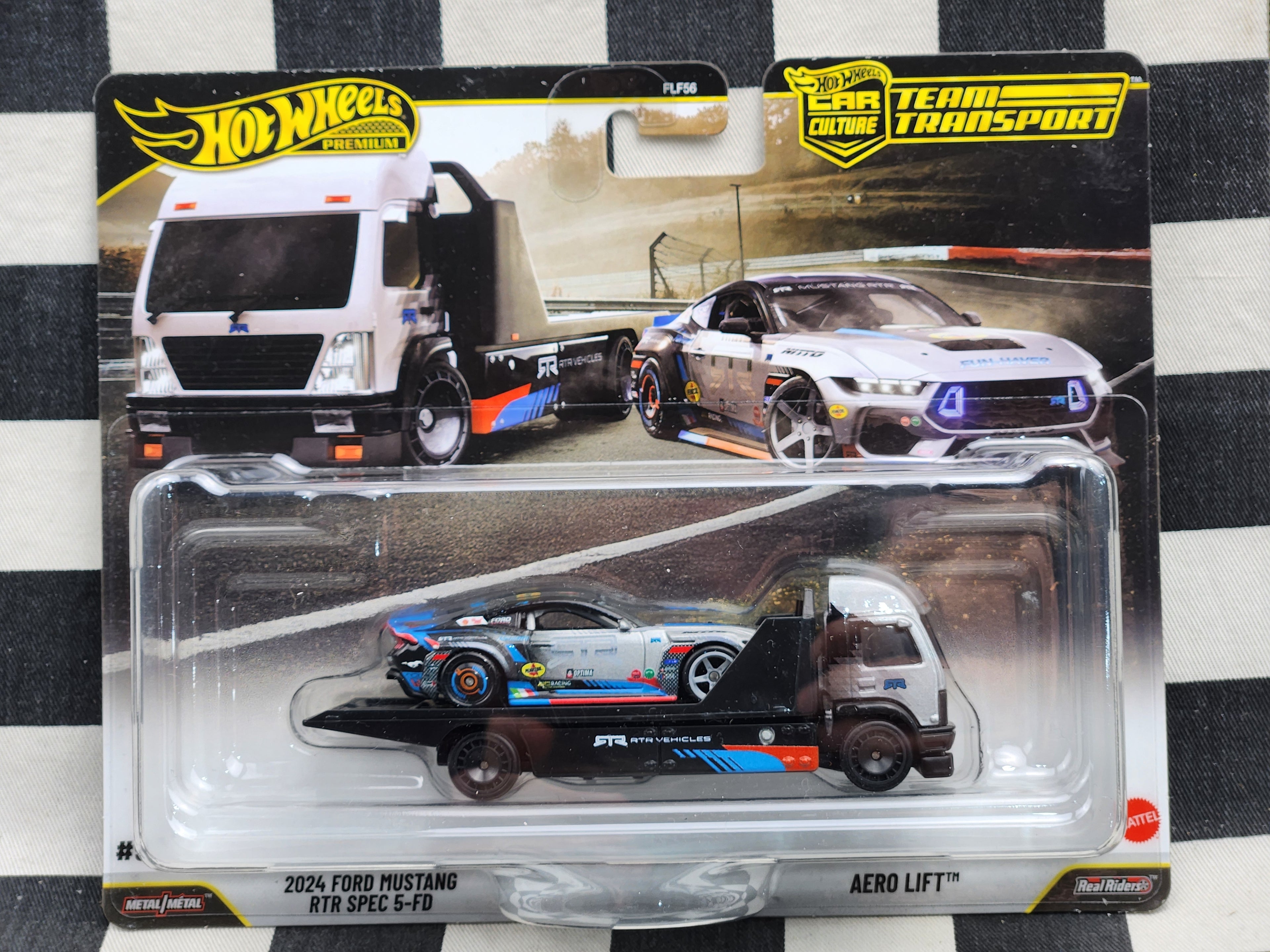 Hot Wheels Team Transport #90 2024 Ford Mustang RTR Spec 5-FD /Aero Lift Truck