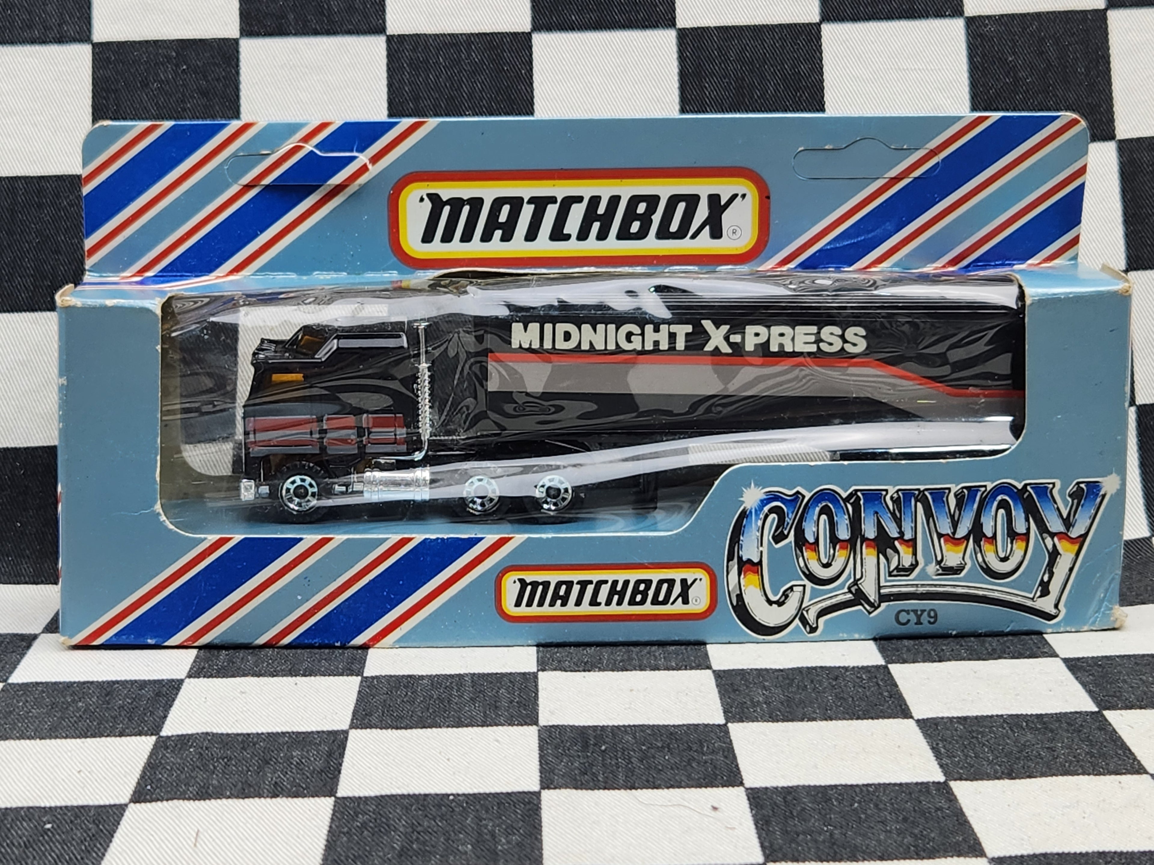 Matchbox Convoy Midnight Express CY9 Kenworth Box Truck