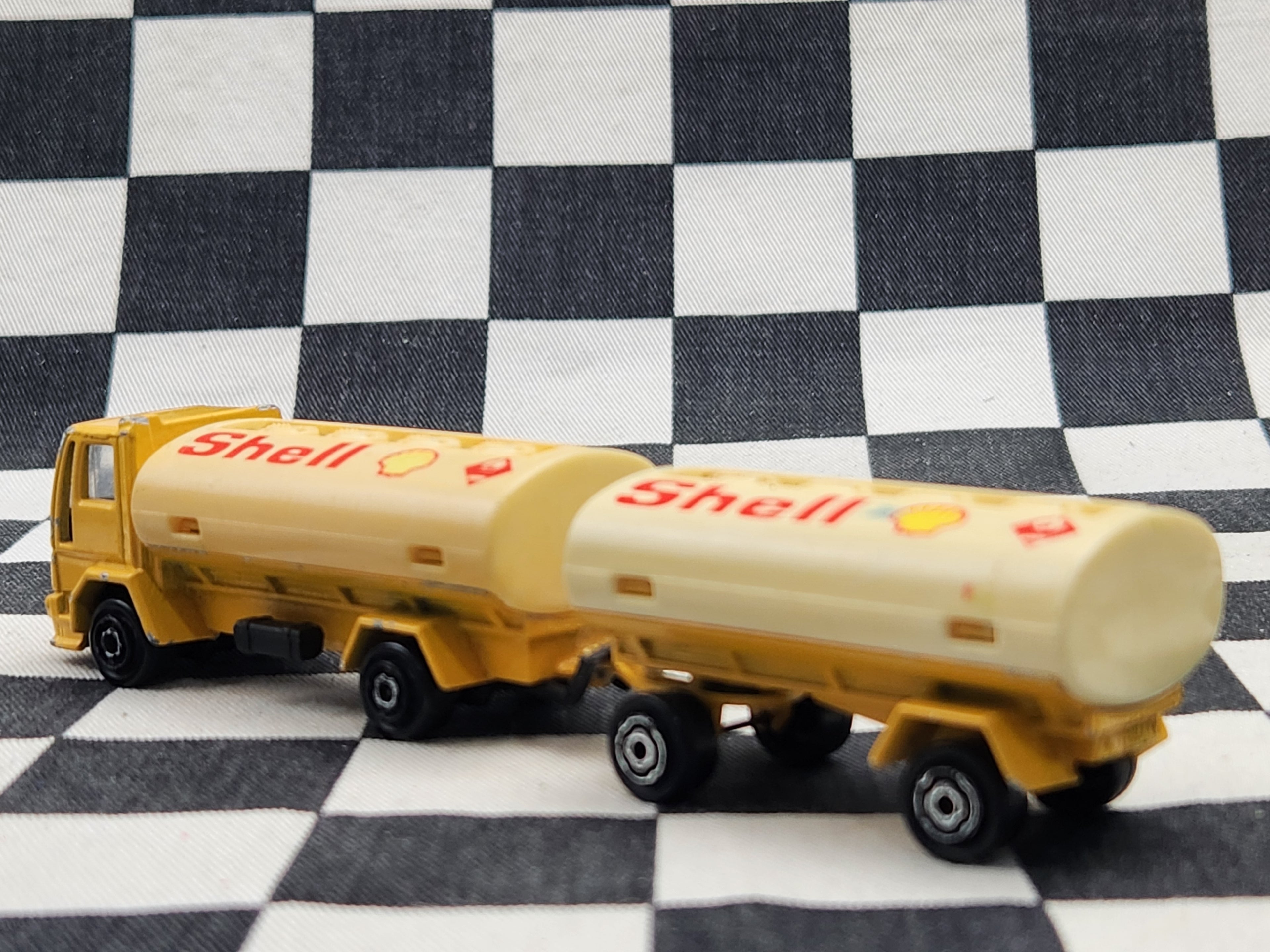 Majorette Loose Ford Shell Petrol Tanker