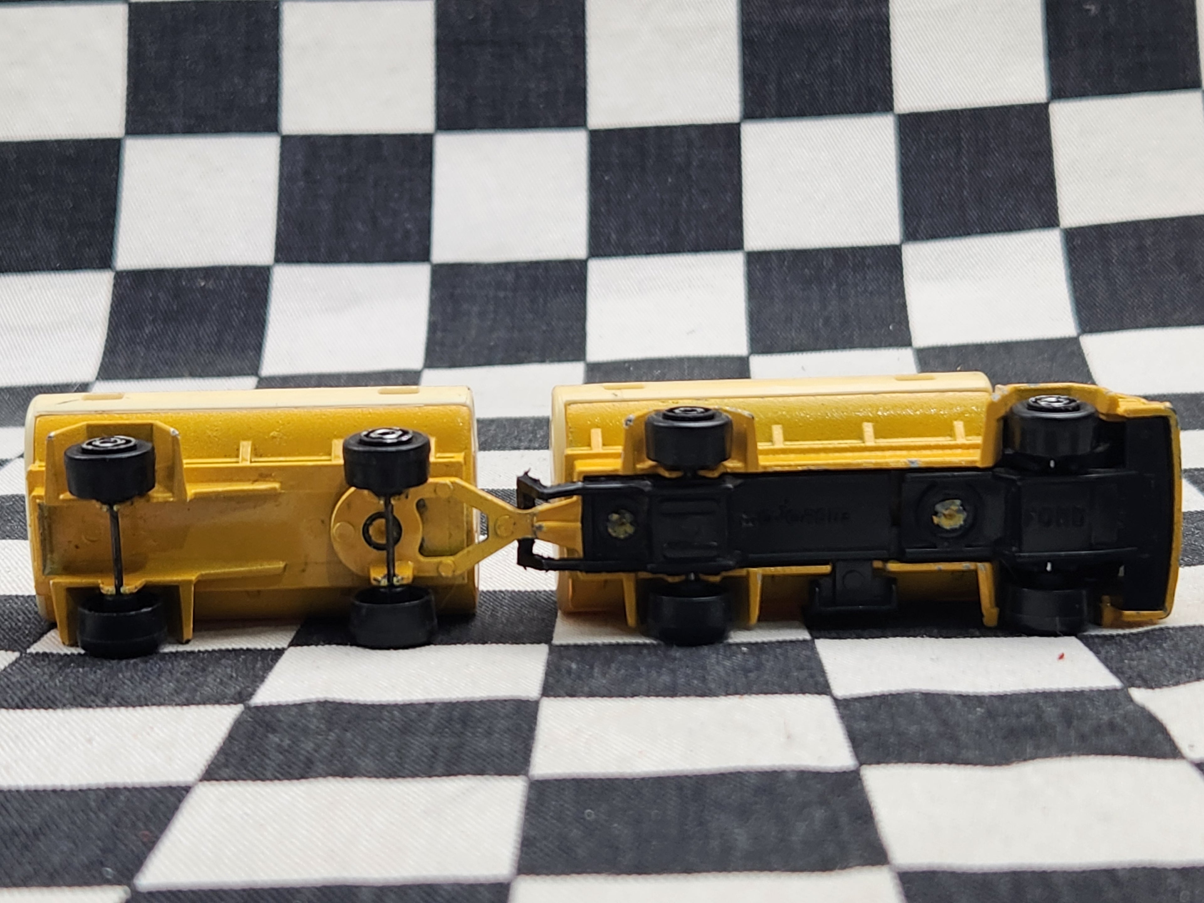 Majorette Loose Ford Shell Petrol Tanker