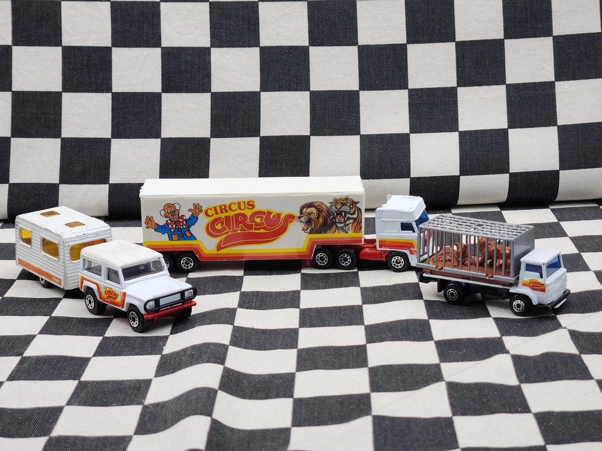 Matchbox Convoy Circus Circus Set DAF Semi Trailer Land Rover Caravan Lion Truck