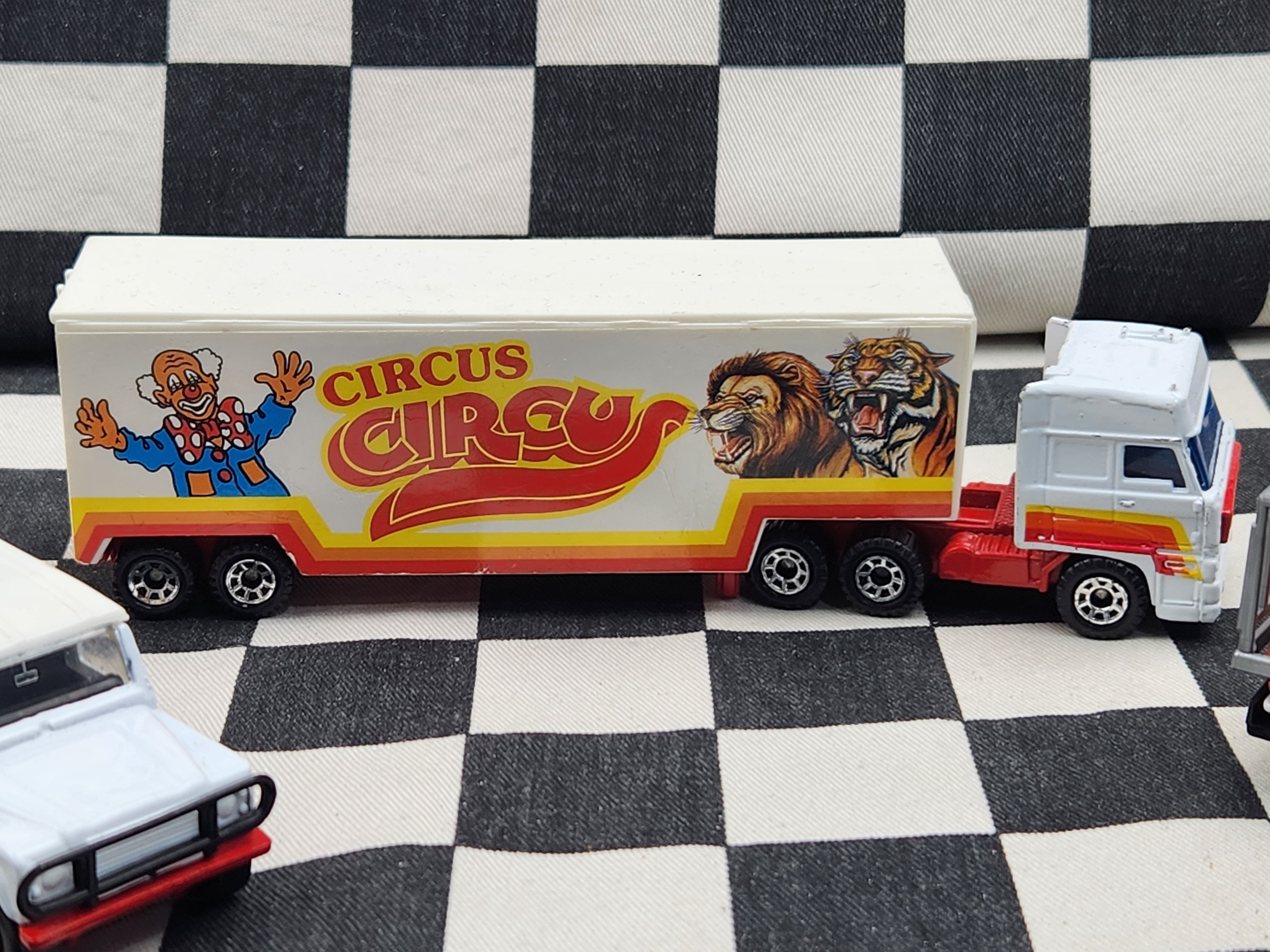 Matchbox Convoy Circus Circus Set DAF Semi Trailer Land Rover Caravan Lion Truck