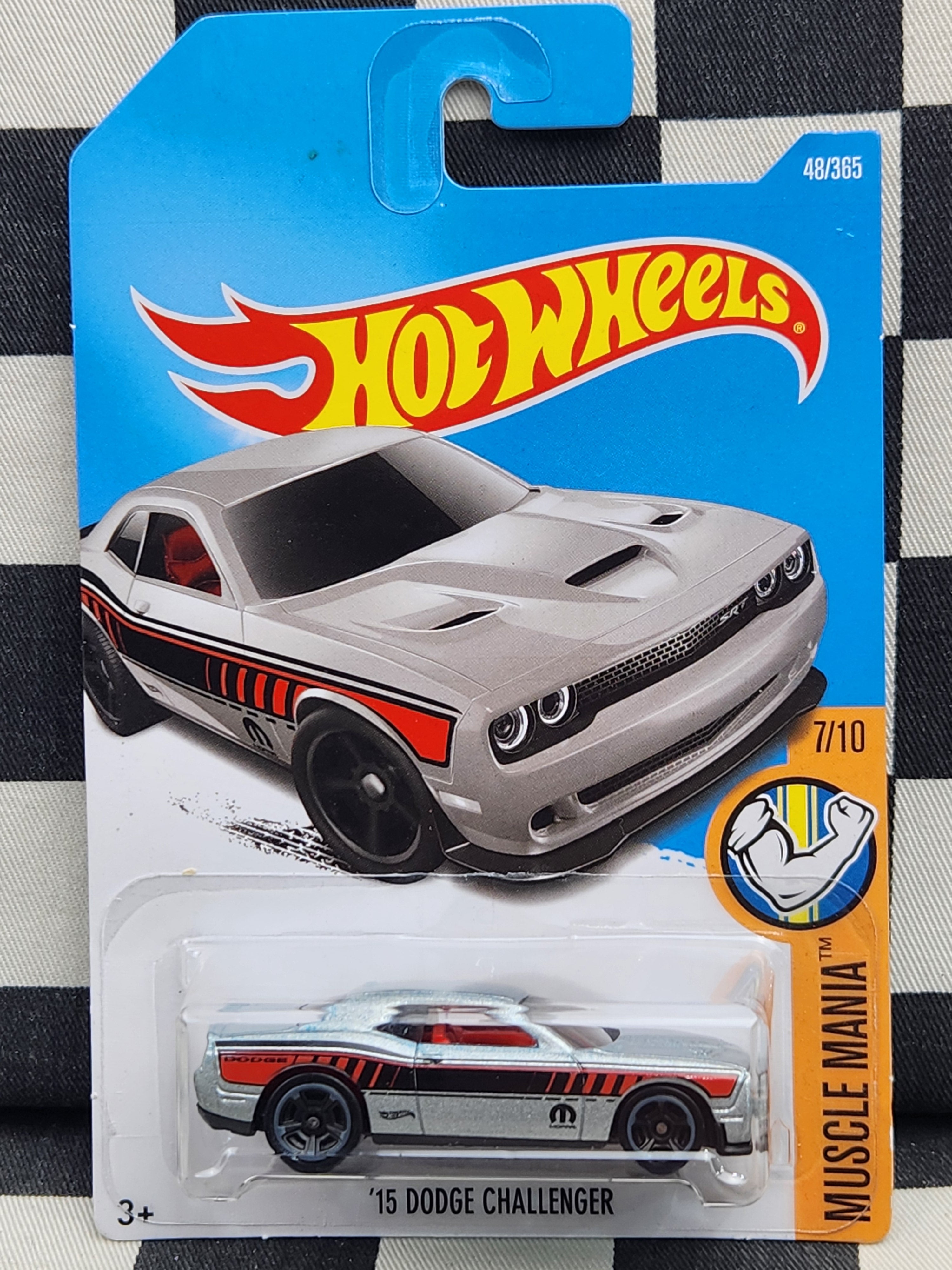 Hot Wheels 2018 Muscle Mania 15 Dodge Challenger Silver