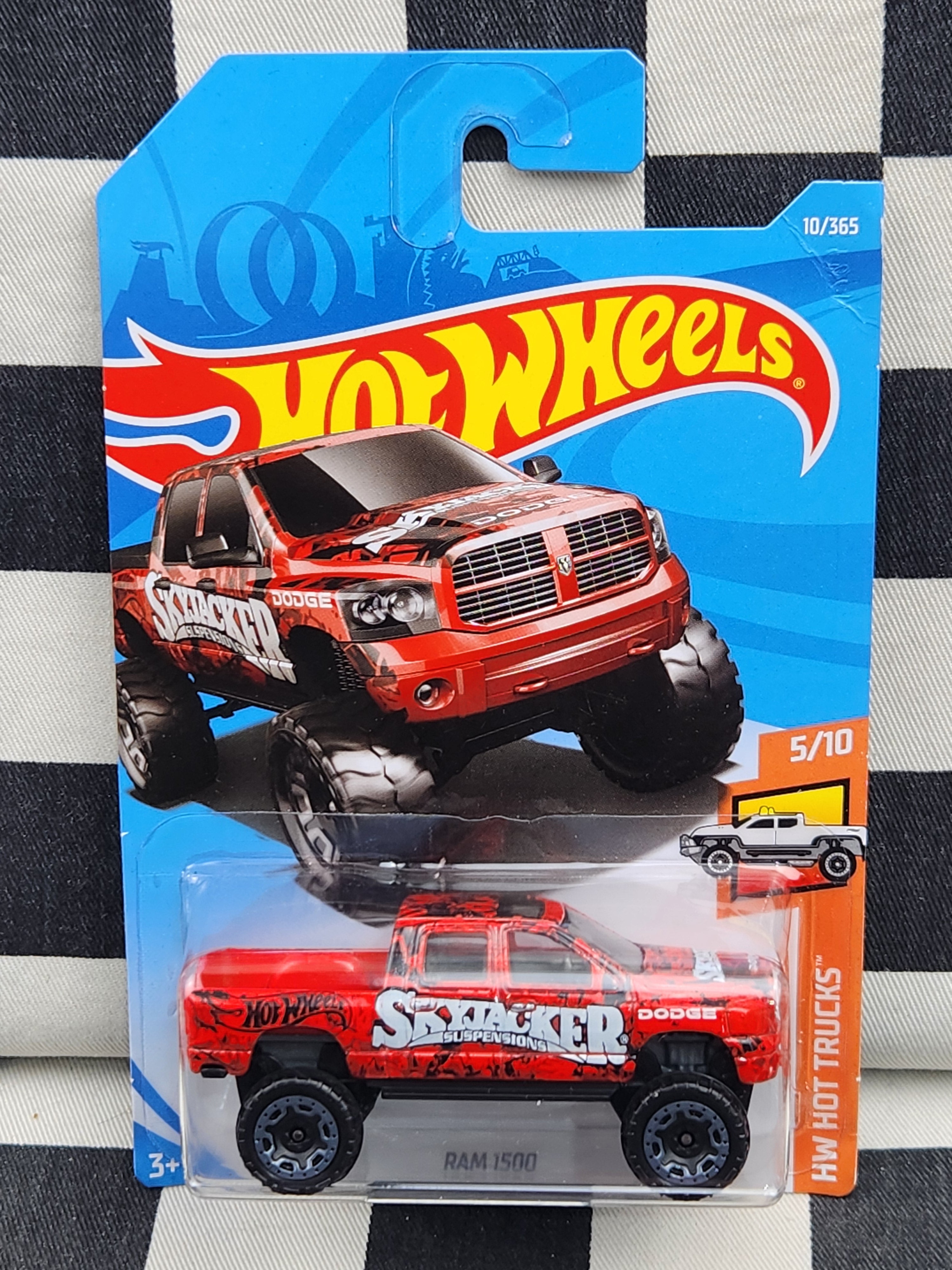 Hot Wheels 2018 Hot Trucks Dodge Ram 1500 Red