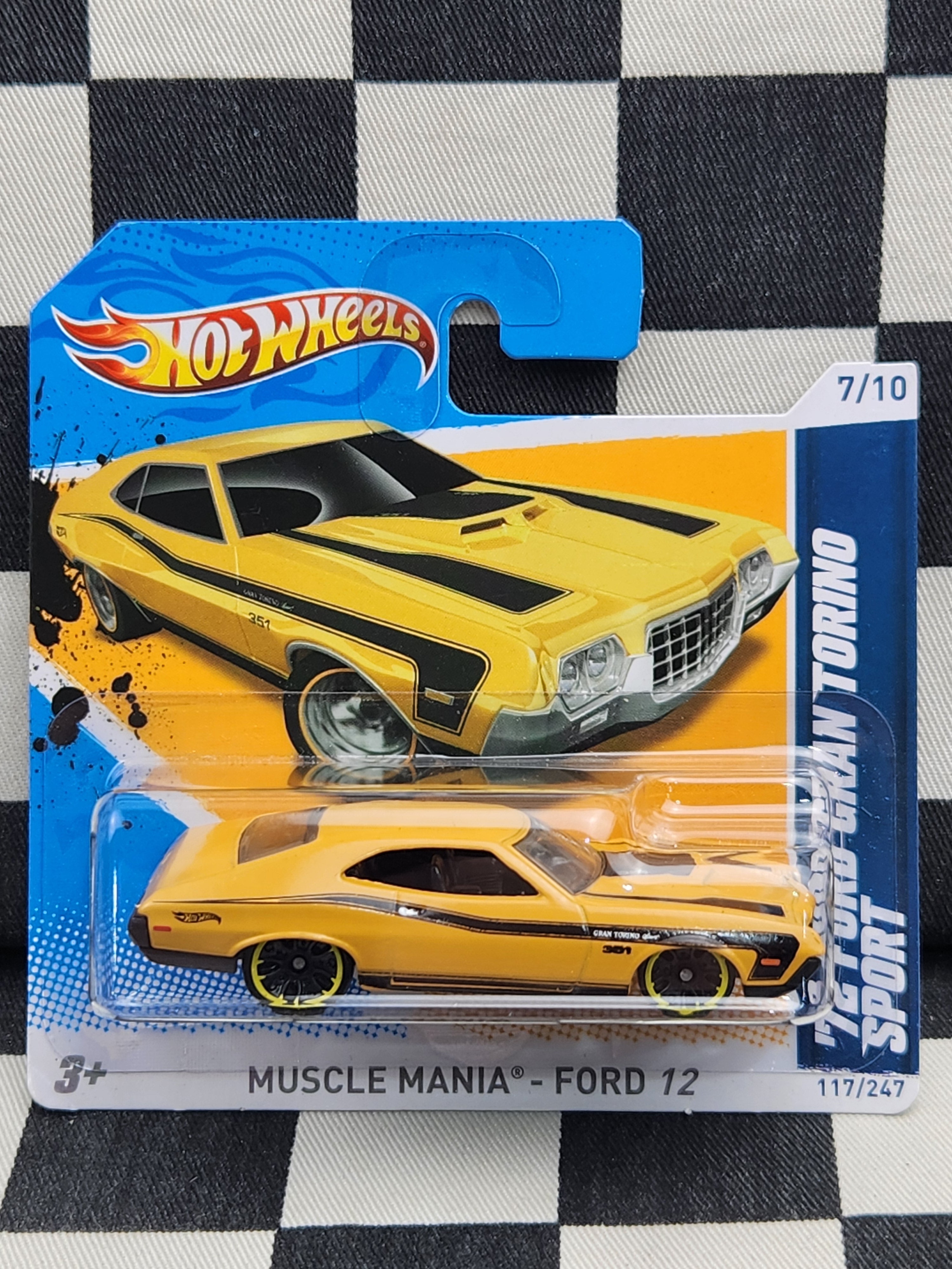 Hot Wheels 2012 Muscle Mania 72 Ford Gran Torino Sport Yellow SC