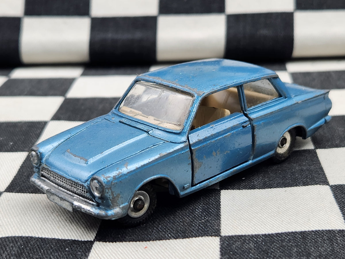Vintage Dinky 1:43 Ford MK1 Cortina