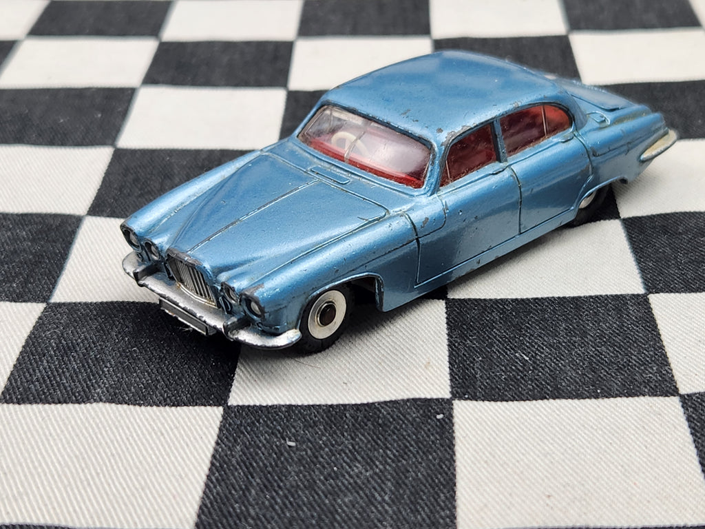 Vintage Dinky 1:43 Jaguar MK X