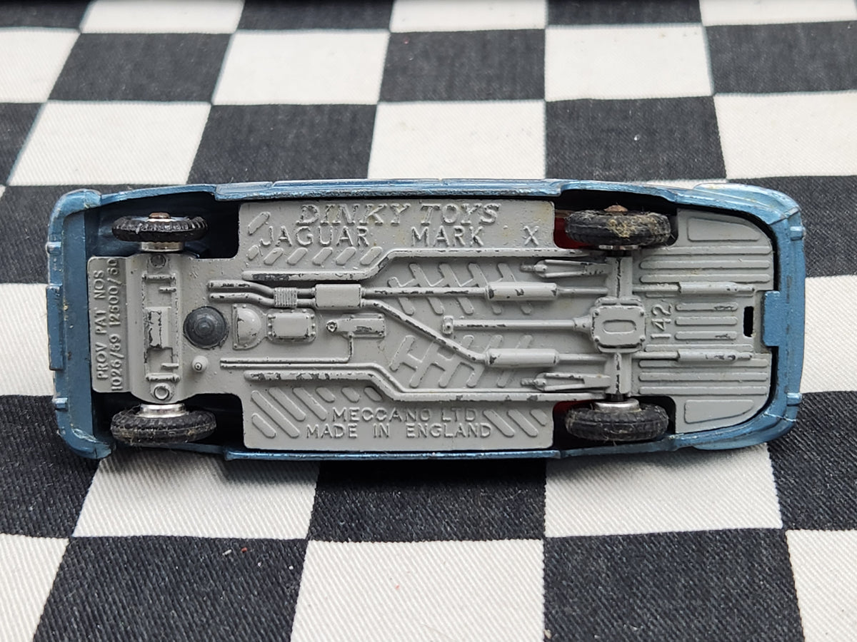 Vintage Dinky 1:43 Jaguar MK X