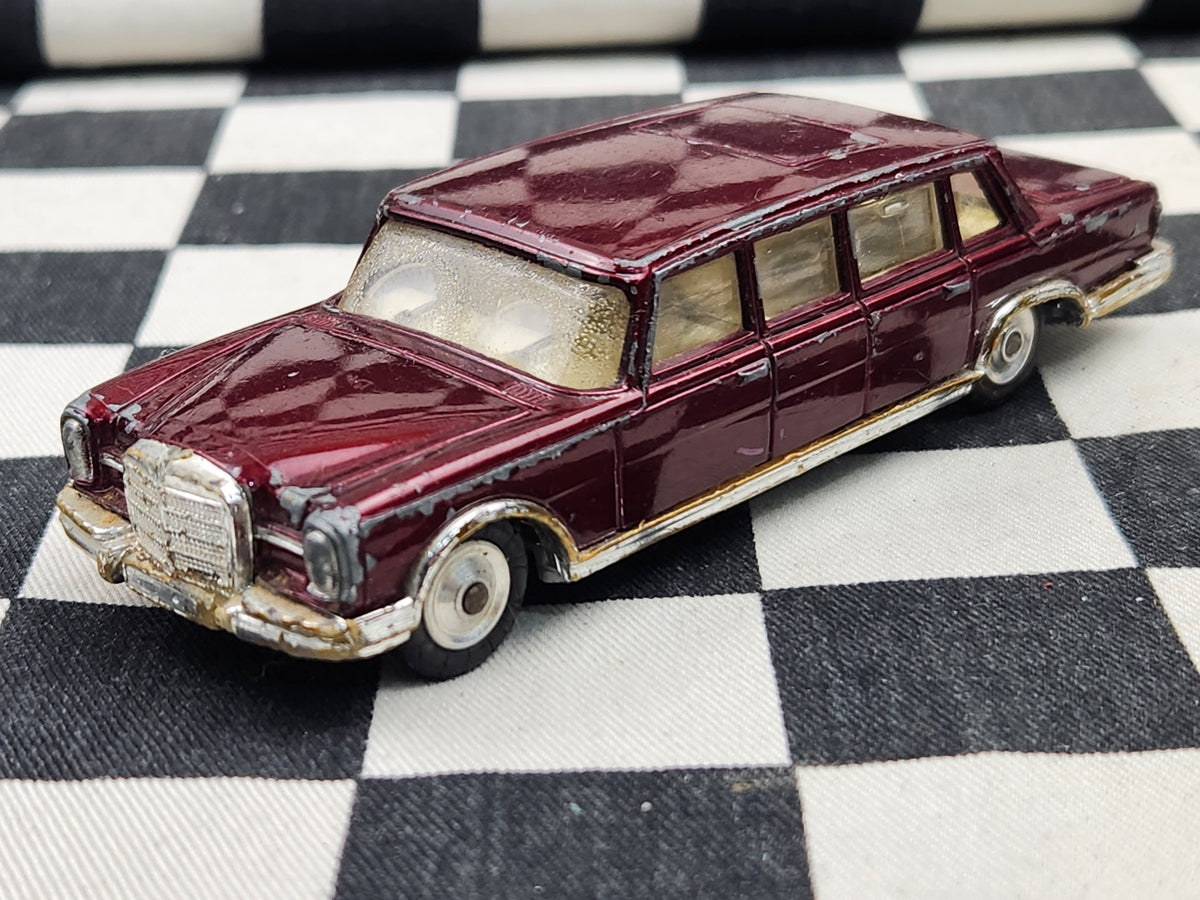 Vintage Corgi 1:43 Mercedes Benz 600 Pullman Limo
