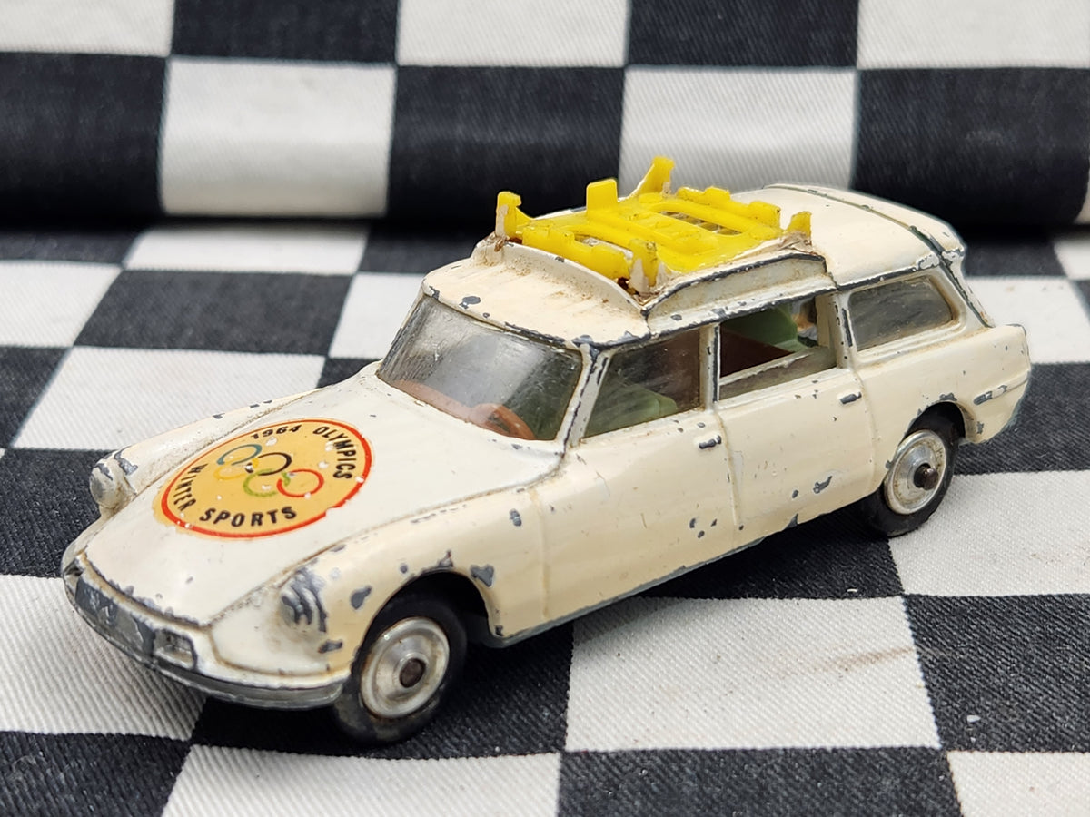 Vintage Corgi 1:43 Citroen Safari 1964 Olympics Winter Sports
