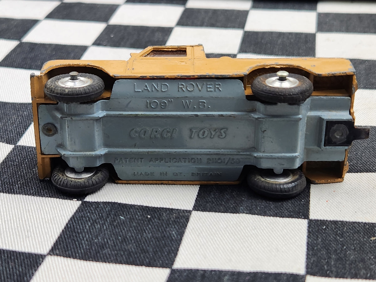 Vintage Corgi 1:43 Land Rover 109 WB Tan