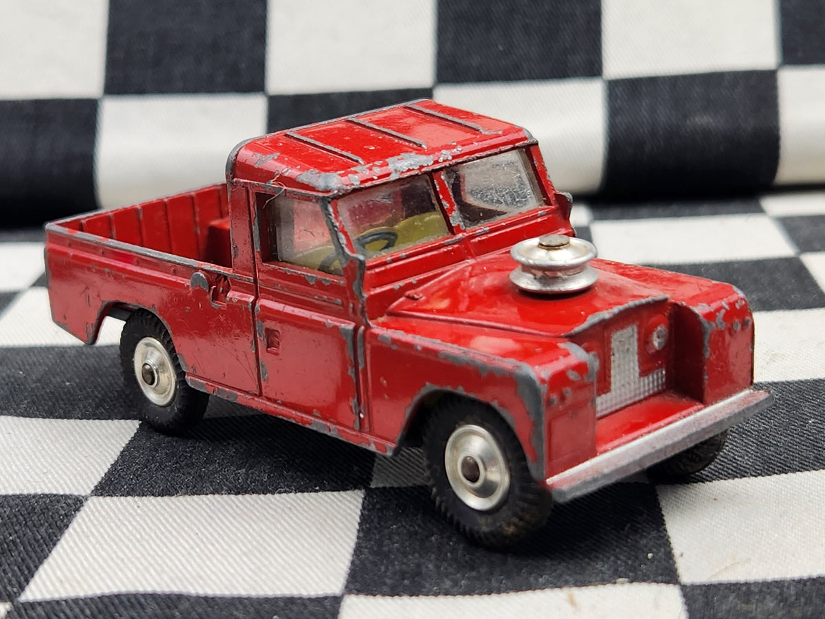 Vintage Corgi 1:43 Land Rover 109 WB Red