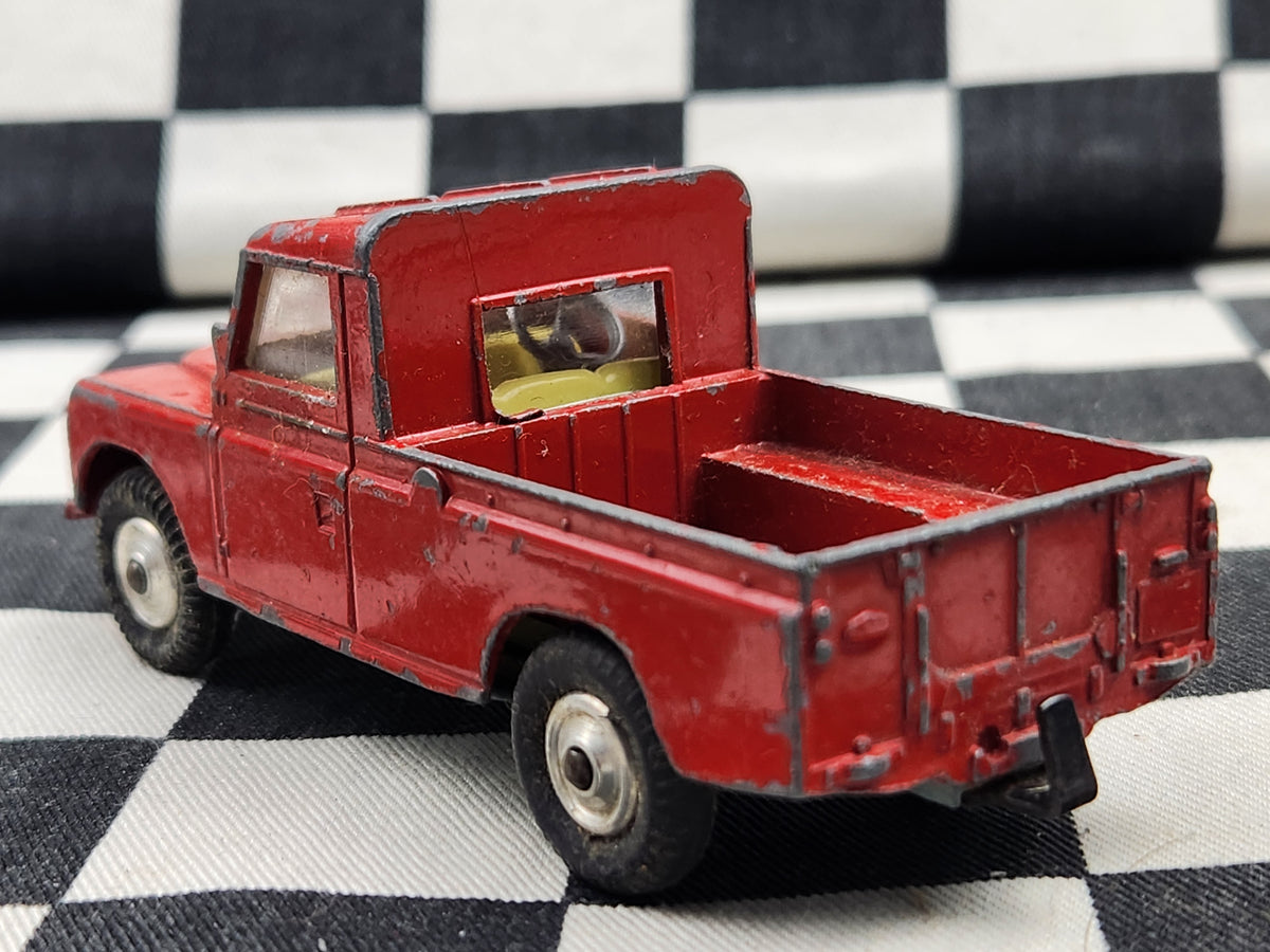 Vintage Corgi 1:43 Land Rover 109 WB Red