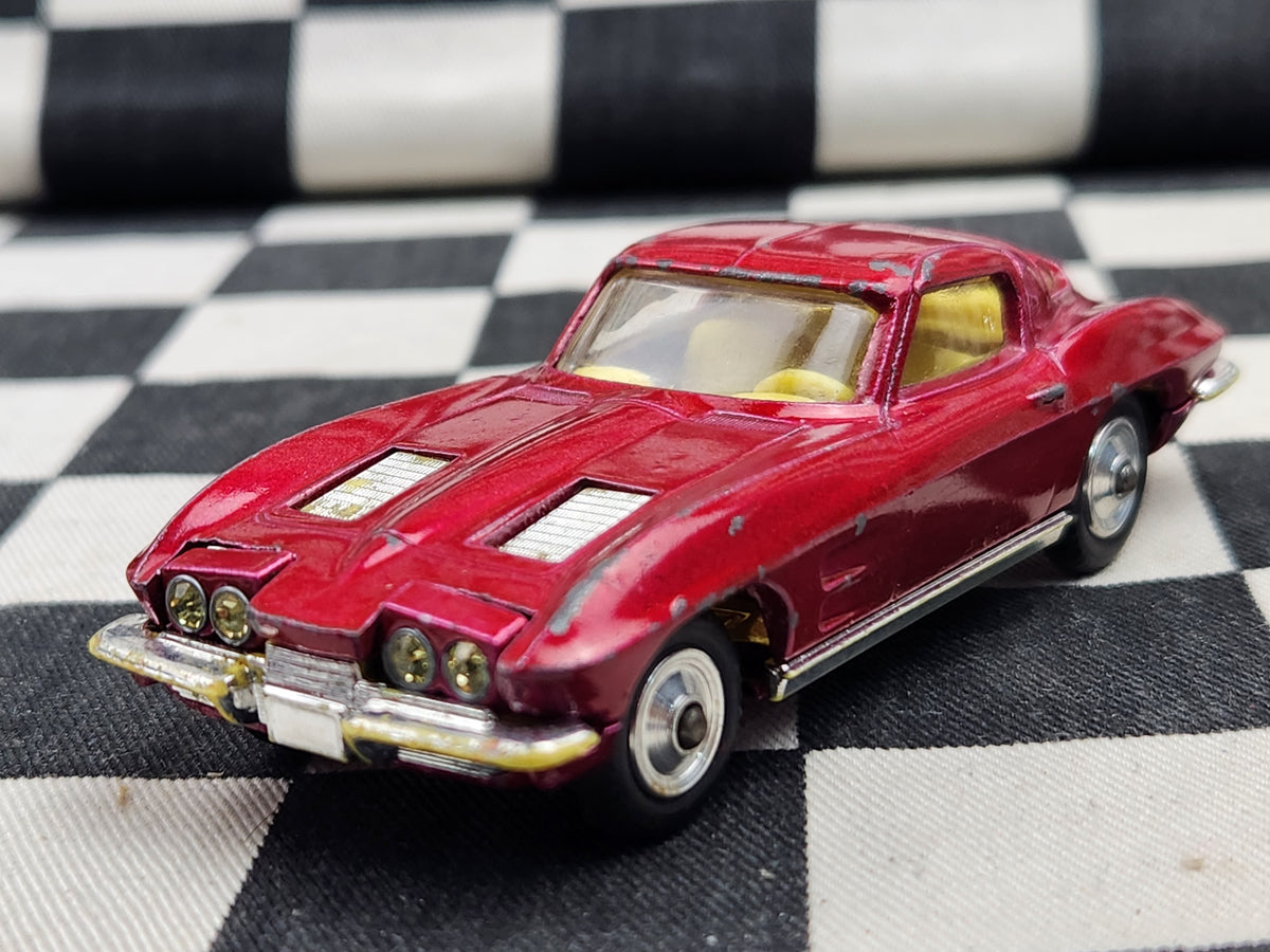 Vintage Corgi 1:43 Chevrolet Corvette Stingray 1963
