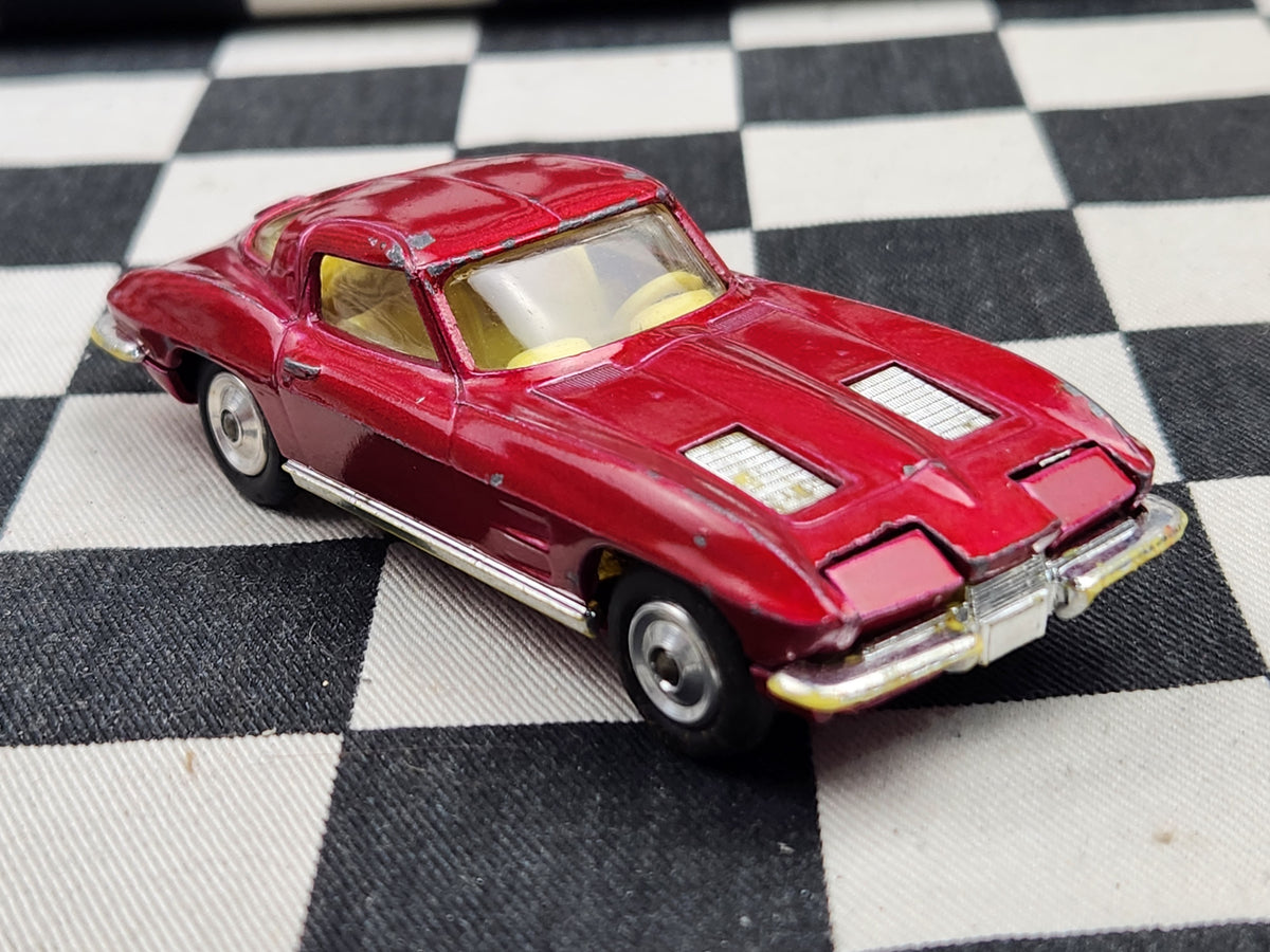 Vintage Corgi 1:43 Chevrolet Corvette Stingray 1963
