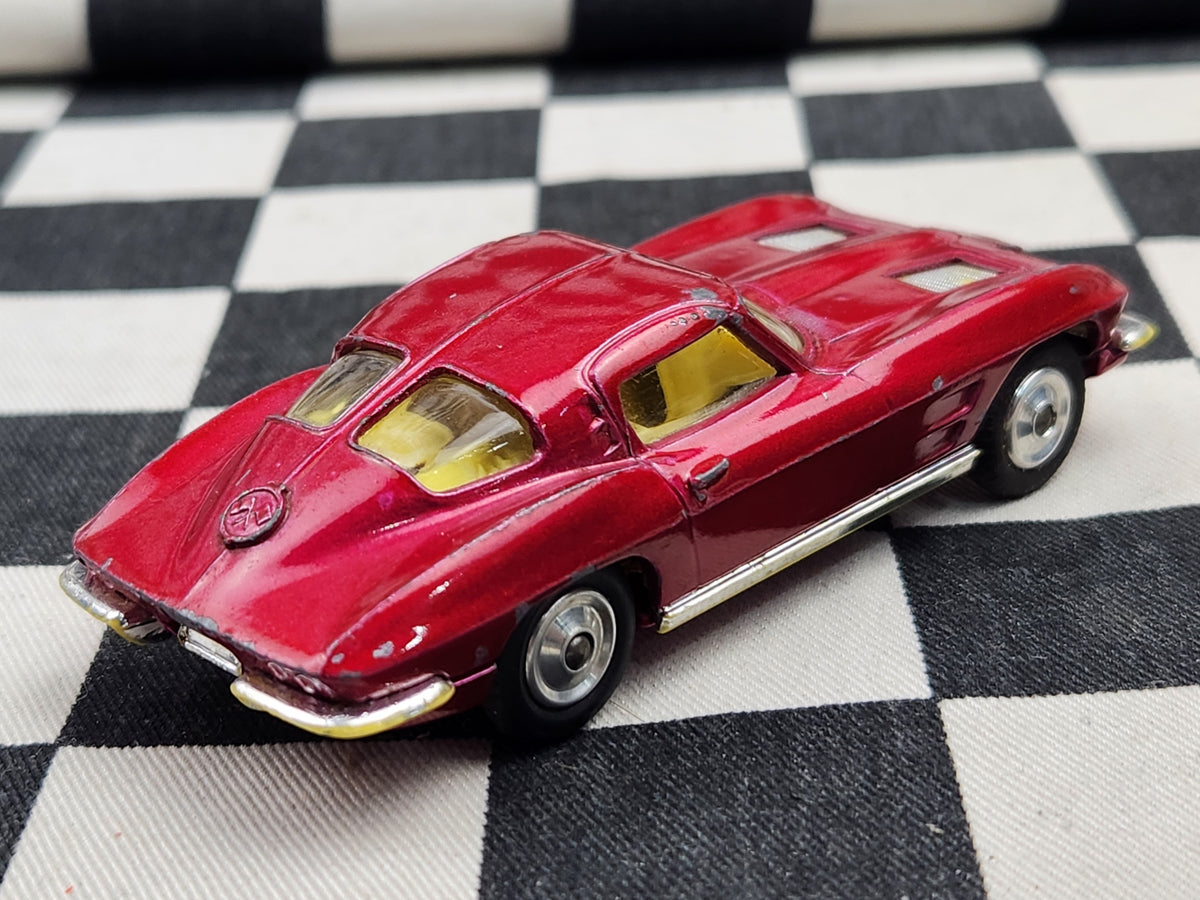 Vintage Corgi 1:43 Chevrolet Corvette Stingray 1963