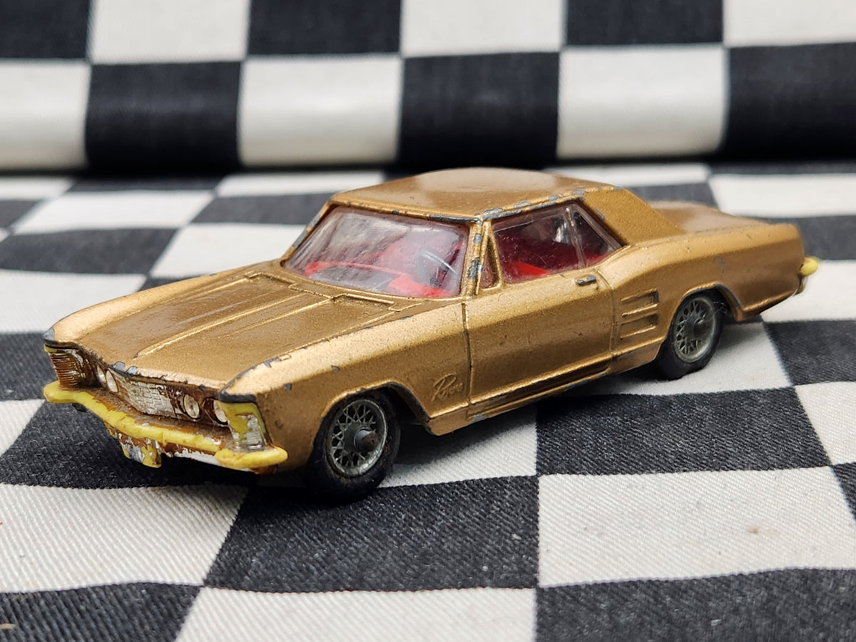 Vintage Corgi 1:43 Buick Riviera