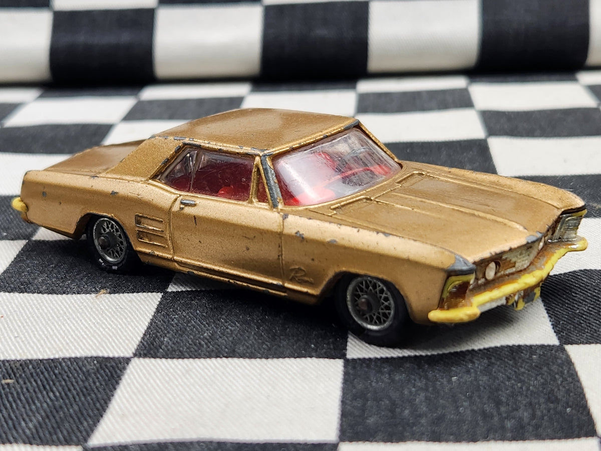 Vintage Corgi 1:43 Buick Riviera