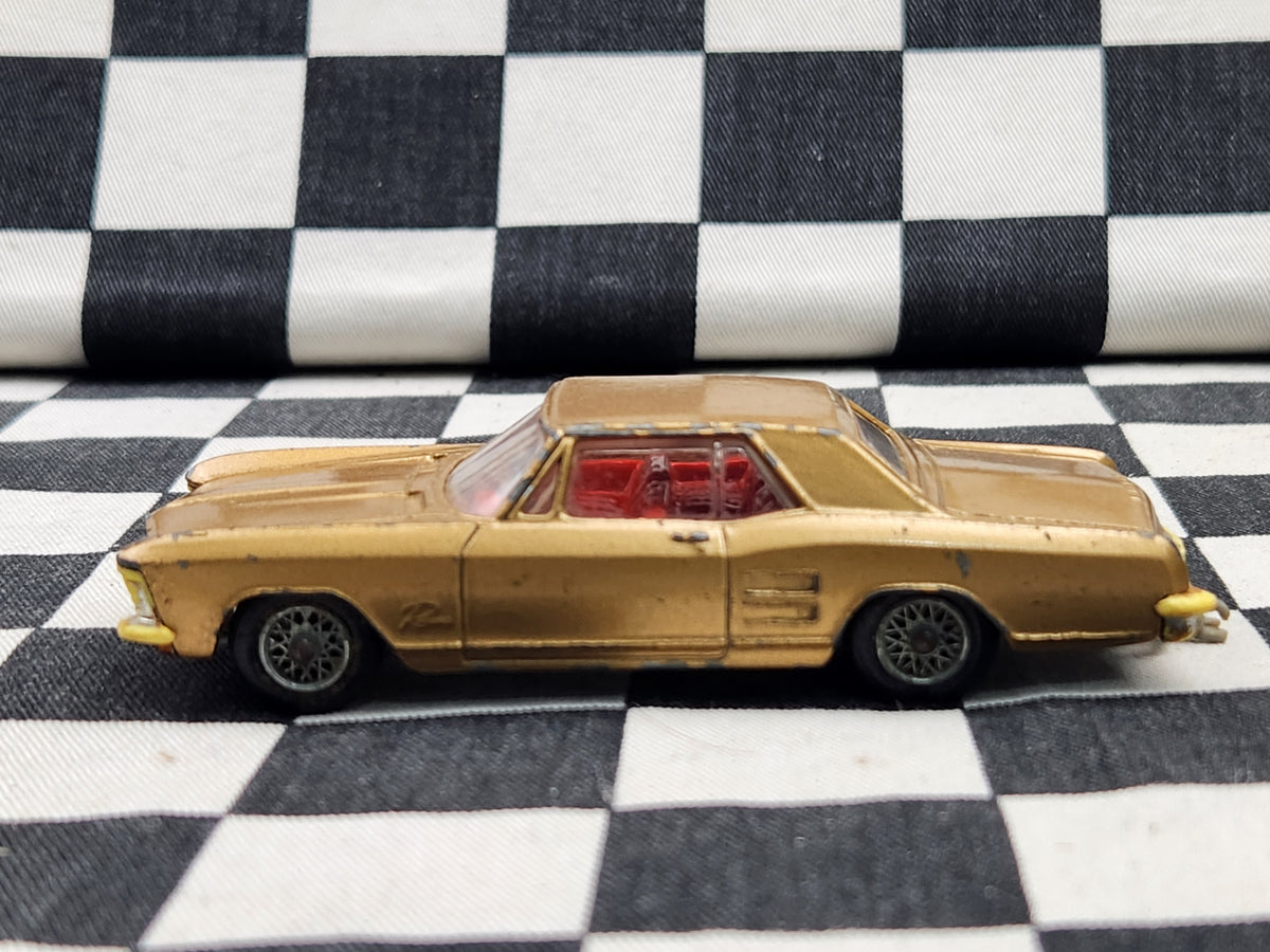Vintage Corgi 1:43 Buick Riviera