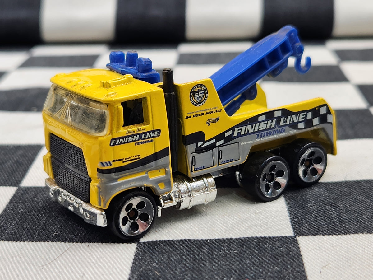 Vintage Loose Hot Wheels Finish Line Towing Tow Truck Wrecker
