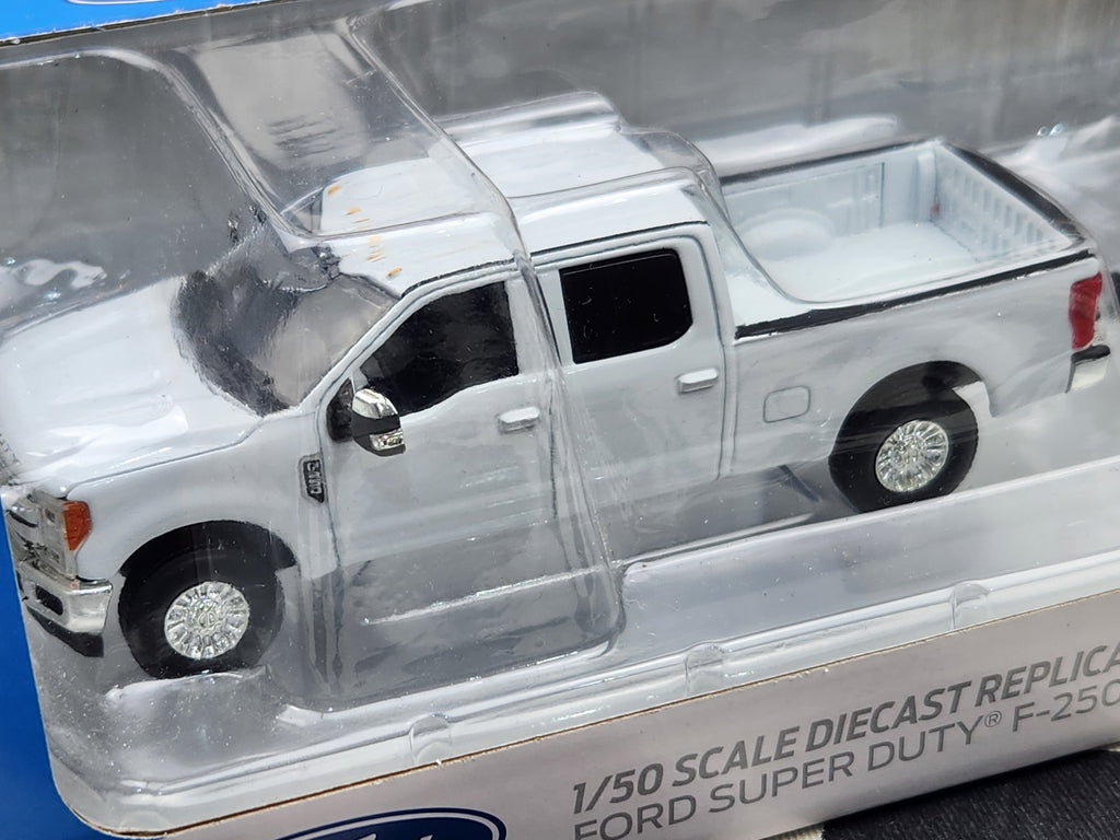 First Gear 1:50 Ford Super Duty F250 Crew Cab & Trailer