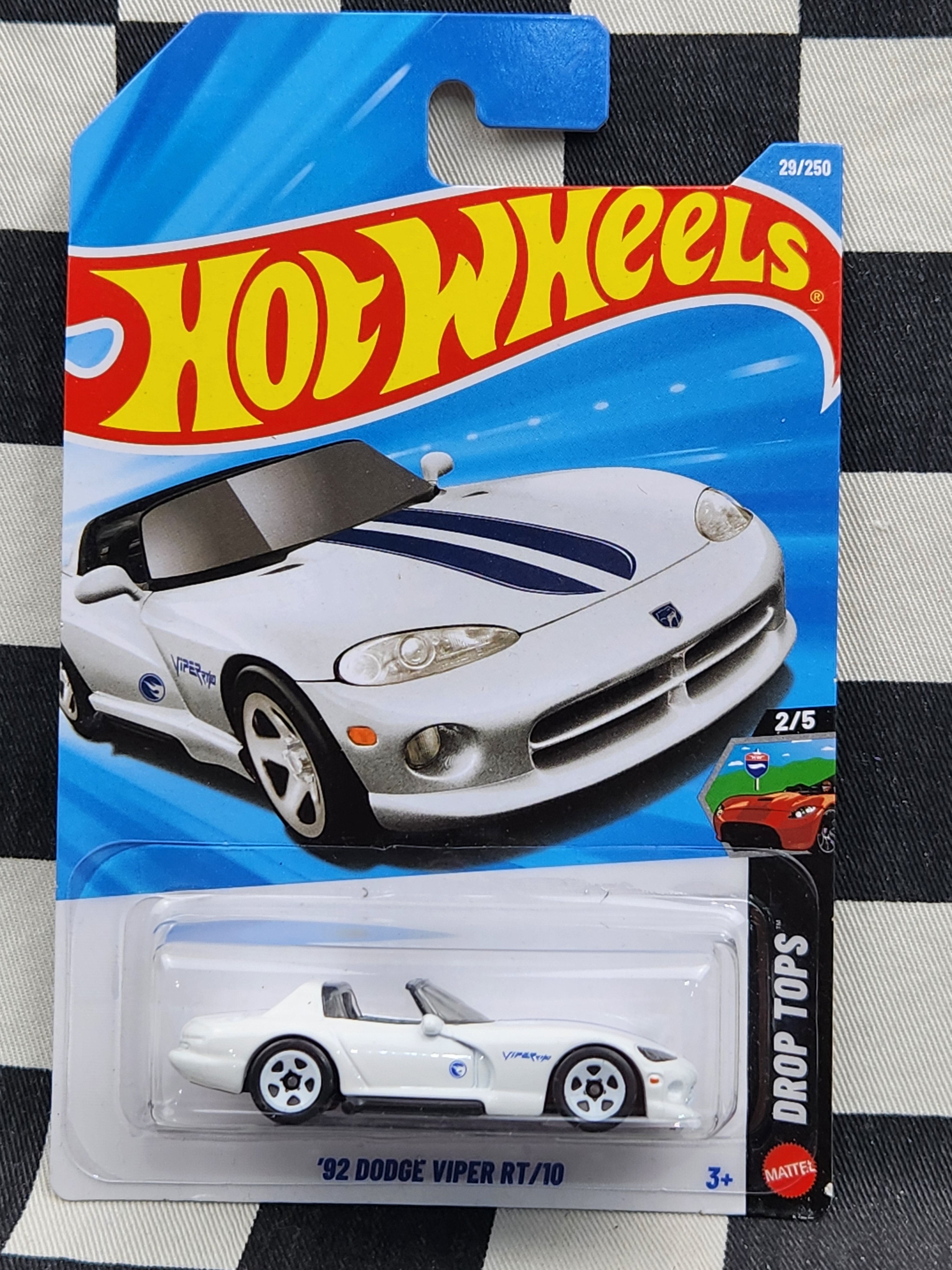 Hot Wheels 2026 Drop Tops TREASURE HUNT 92 Dodge Viper RT/10