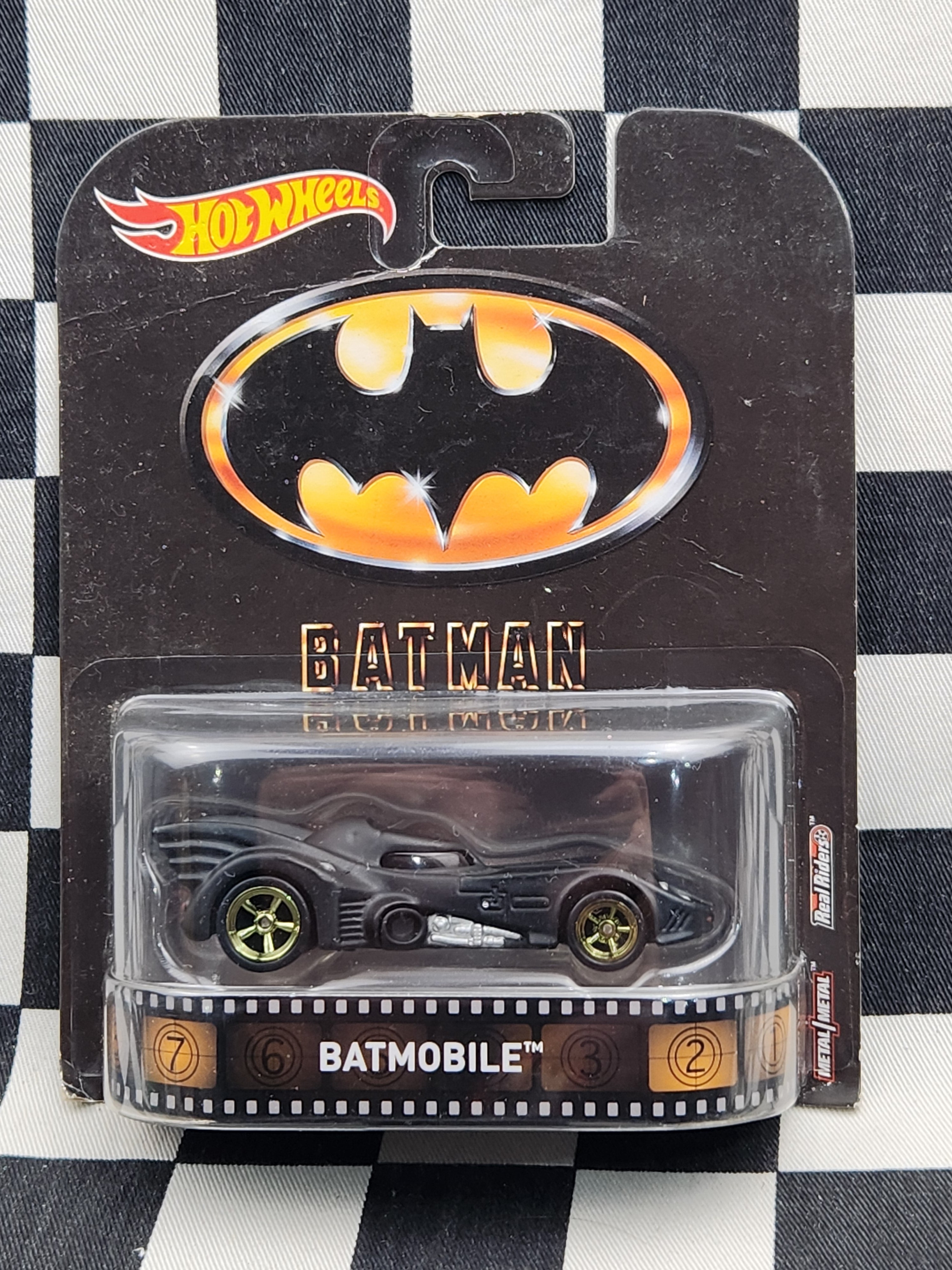 Hot Wheels Retro Entertainment Batmobile