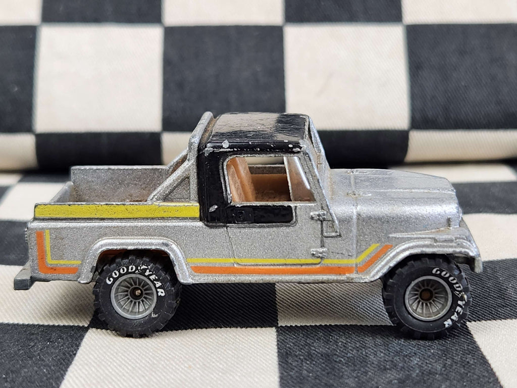 Vintage Loose Hot Wheels Jeep Scrambler Grey Hub Real Riders