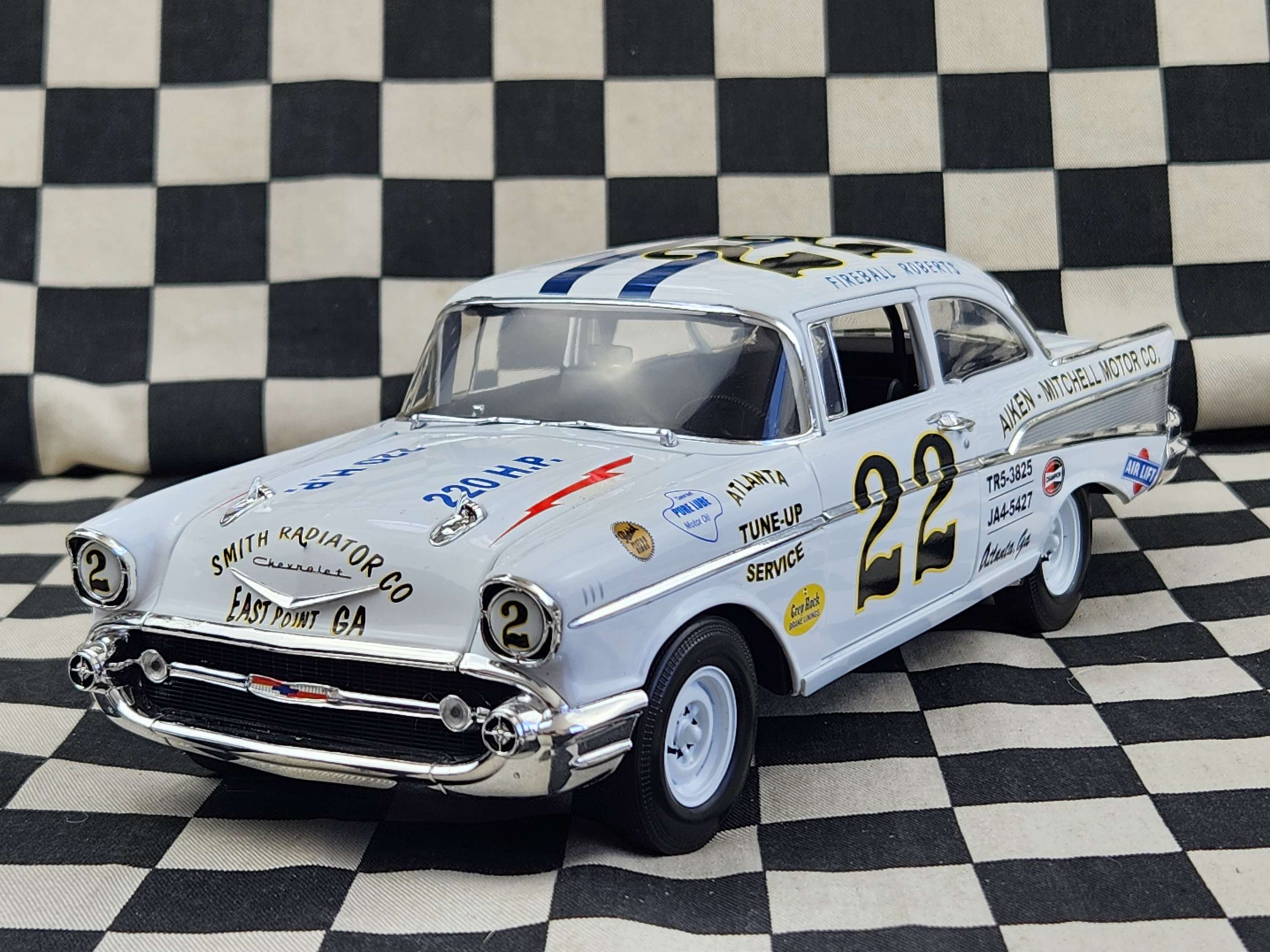 Acme 1:18 Fireball Roberts 1957 Chevrolet Bel Air Darlington 500 Winner