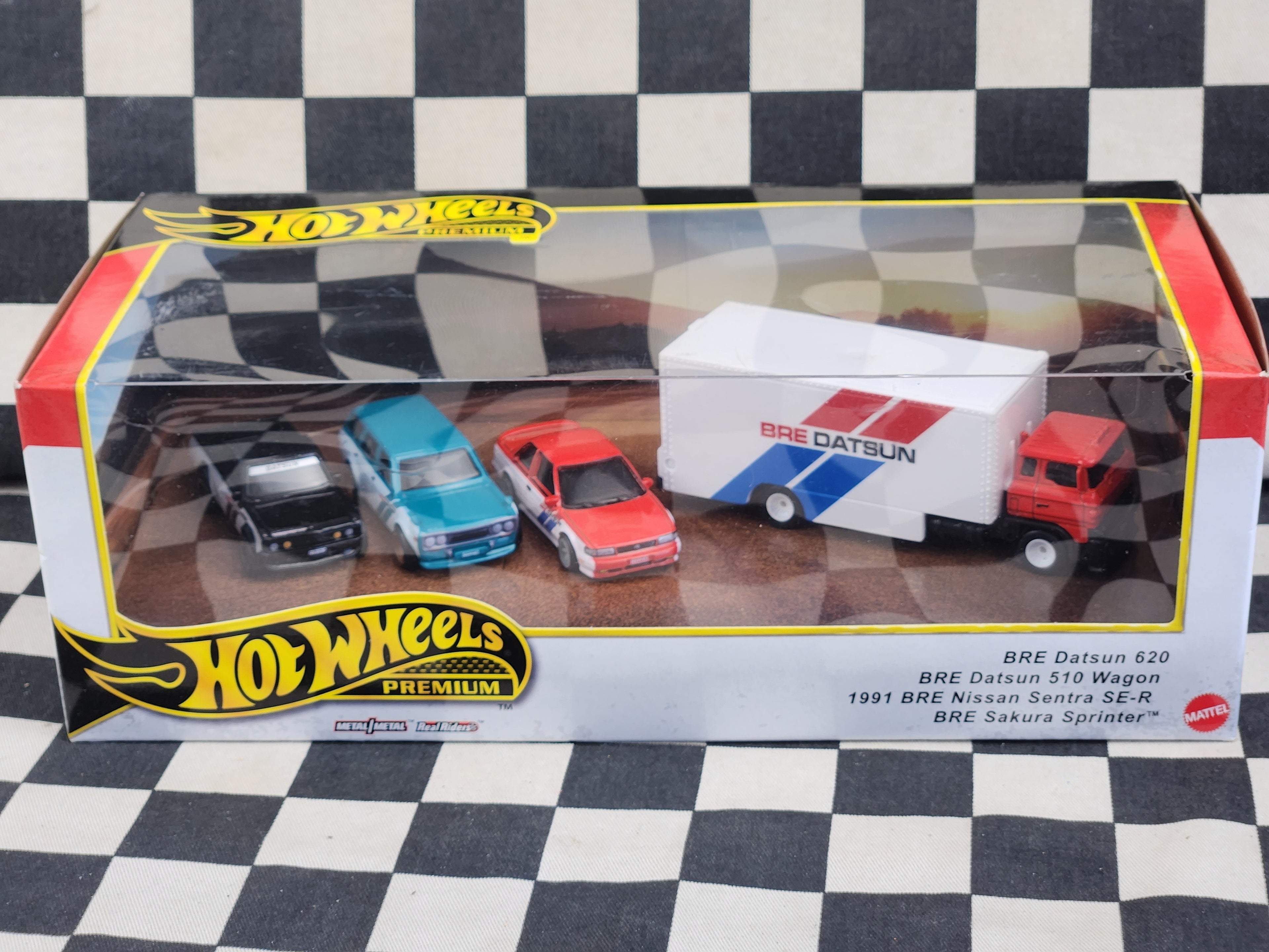 Hot Wheels Premium Diorama BRE Datsun 510 Wagon 620 Ute Nissan Sentra
