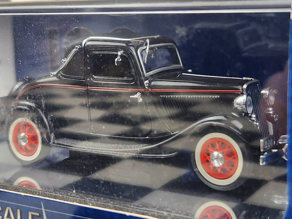 Classic Carlectables 1/43 Ford 1933 V8 Coupe 100th Anniversary