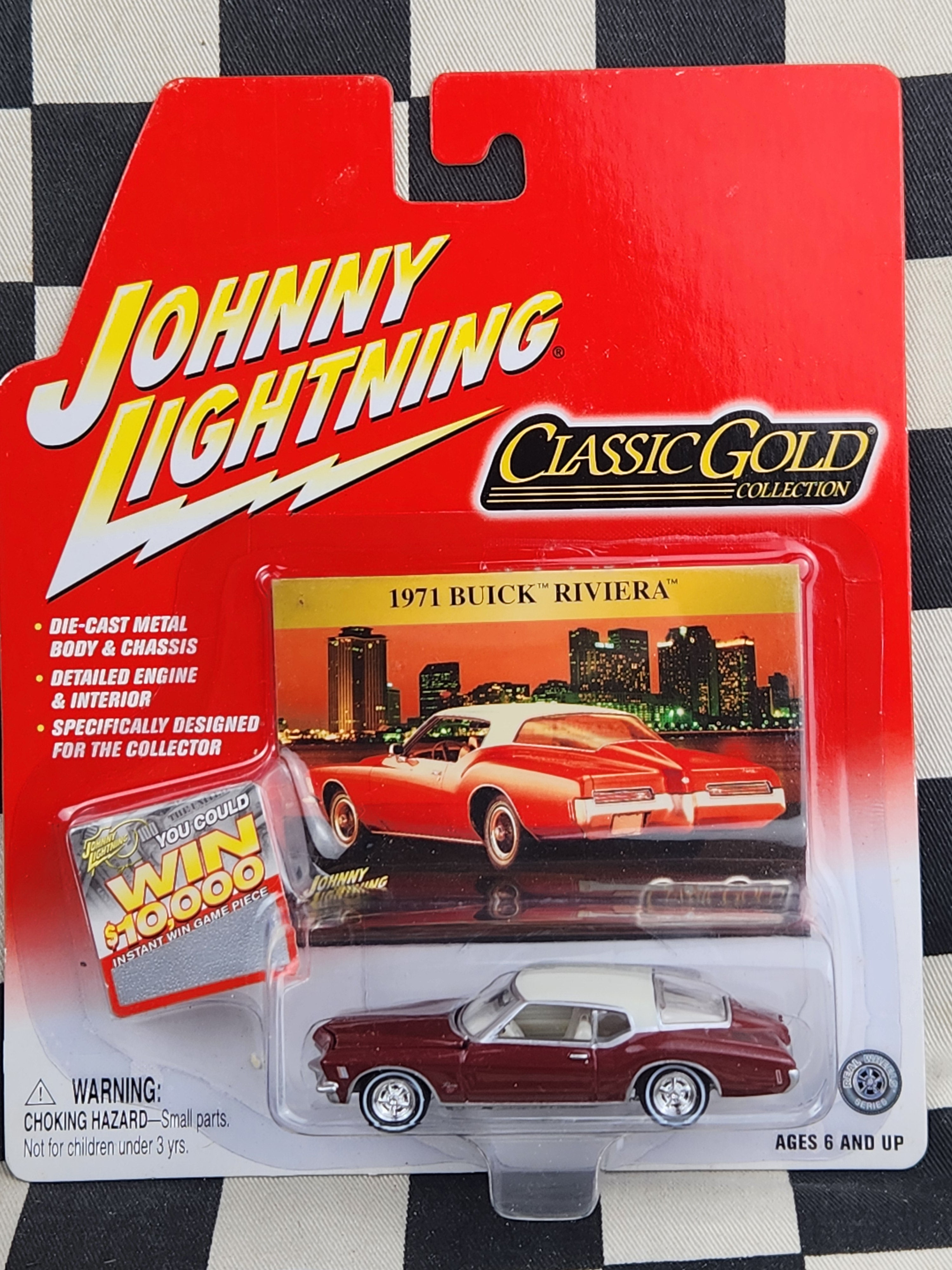 Johnny Lightning Classic Gold 1971 Buick Riviera