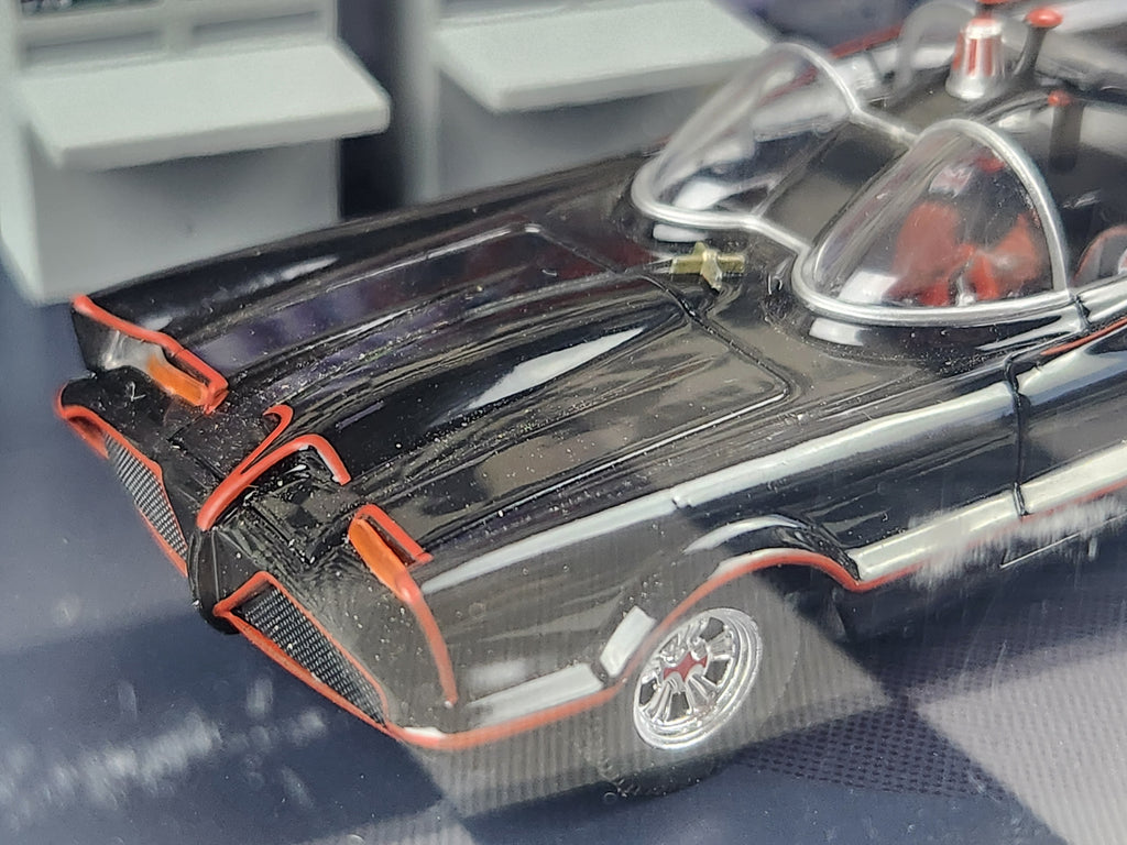 BATMAN 1:43 Batman Classic TV Series Batmobile