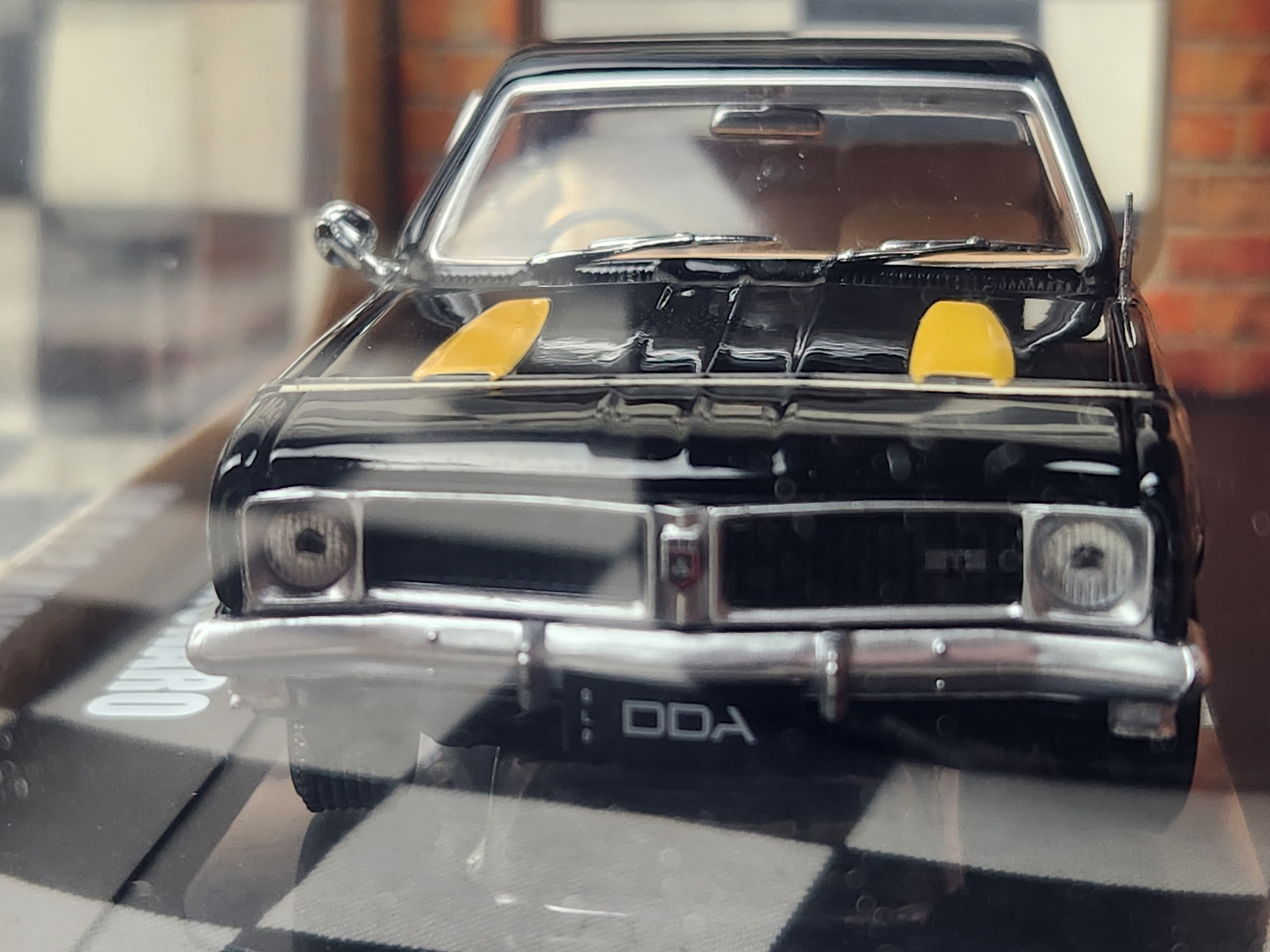 DDA Collectibles 1:32 HG GTS 350 Monaro Black