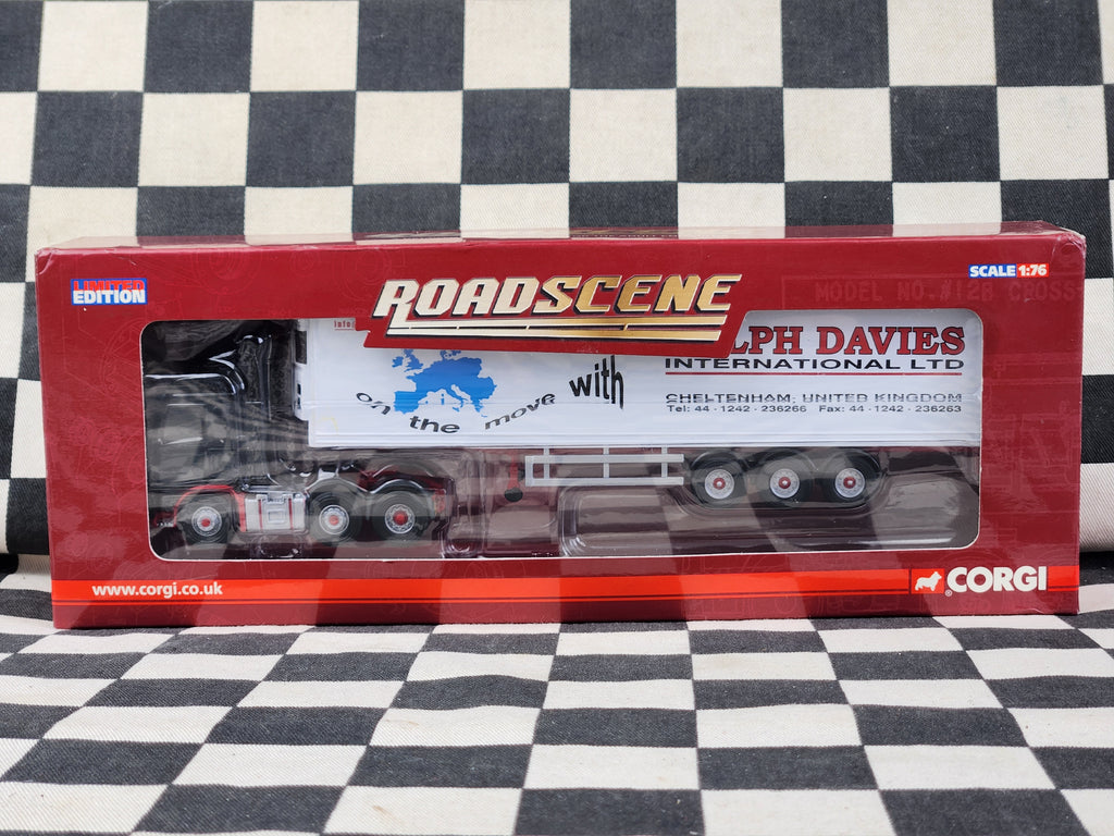 Corgi Roadscene 1:76 Volvo FH Fridge Semi Trailer Truck Ralph Davies Int