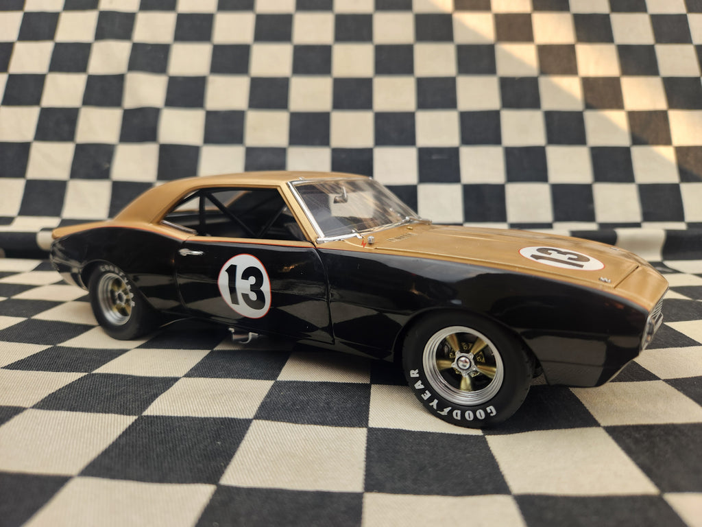 Gmp 1/18 1968 Smokey Yunik Camaro